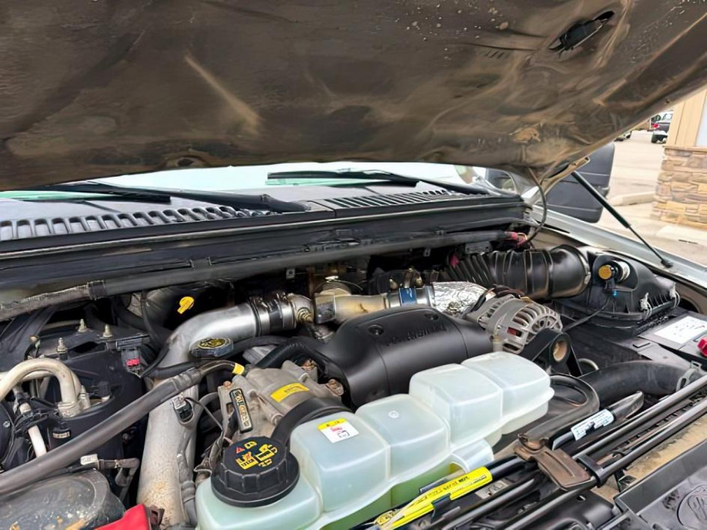 2002 WHITE /Medium Flint Ford F-250 (1FTNW21F82E) with an Powerstroke 73L V-8 diesel direct injection engine, Automatic transmission, located at 1175 N Woodruff Ave, Idaho Falls, ID, 83401, 43.506901, -111.999657 - At Timberline Auto, finding a great deal on your next vehicle is always easy! Our experienced sales staff's goal is to help find you the right vehicle at the right price! Our knowledgeable finance department has options for almost any credit score. We offer extended service contract options to prote - Photo#19