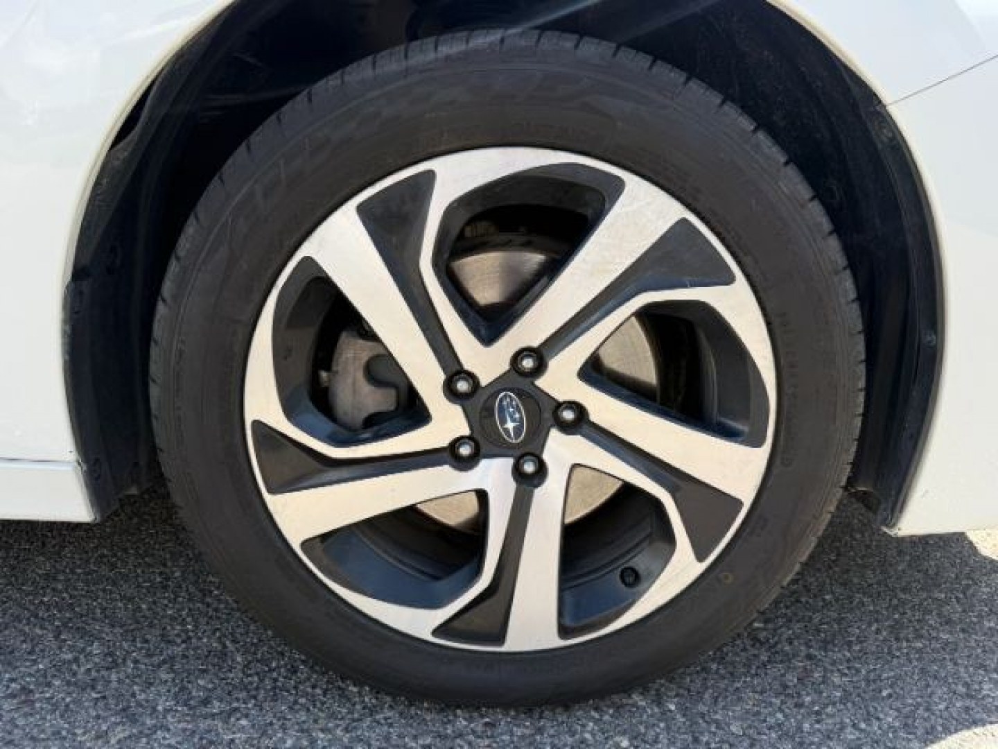 2022 WHITE /Tan Subaru Legacy (4S3BWGP68N3) with an 24L H-4 gasoline direct injection engine, Automatic transmission, located at 1175 N Woodruff Ave, Idaho Falls, ID, 83401, 43.506901, -111.999657 - At Timberline Auto, finding a great deal on your next vehicle is always easy! Our experienced sales staff goal is to help find you the right vehicle at the right price! Our knowledgeable finance department has options for almost any credit score. We offer extended service contract options to prot - Photo#34