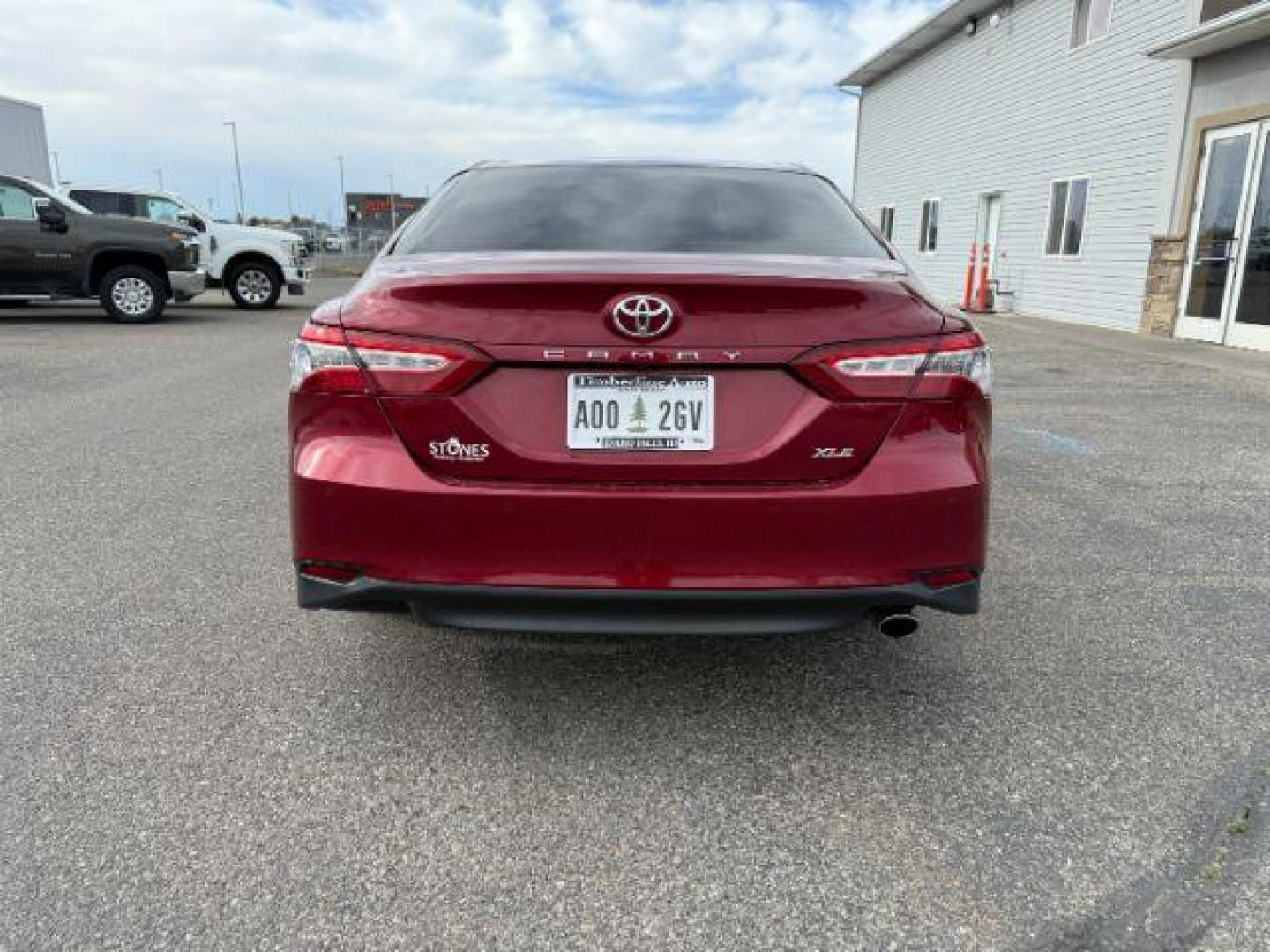2018 RED /Black Toyota Camry (4T1B11HK9JU) with an 25L I-4 portdirect injection engine, Automatic transmission, located at 1175 N Woodruff Ave, Idaho Falls, ID, 83401, 43.506901, -111.999657 - At Timberline Auto, finding a great deal on your next vehicle is always easy! Our experienced sales staff's goal is to help find you the right vehicle at the right price! Our knowledgeable finance department has options for almost any credit score. We offer extended service contract options to prote - Photo#26