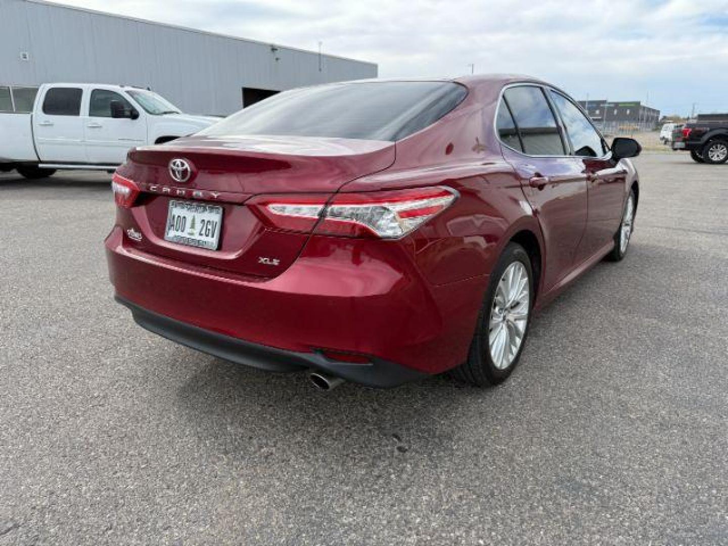 2018 RED /Black Toyota Camry (4T1B11HK9JU) with an 25L I-4 portdirect injection engine, Automatic transmission, located at 1175 N Woodruff Ave, Idaho Falls, ID, 83401, 43.506901, -111.999657 - At Timberline Auto, finding a great deal on your next vehicle is always easy! Our experienced sales staff's goal is to help find you the right vehicle at the right price! Our knowledgeable finance department has options for almost any credit score. We offer extended service contract options to prote - Photo#27