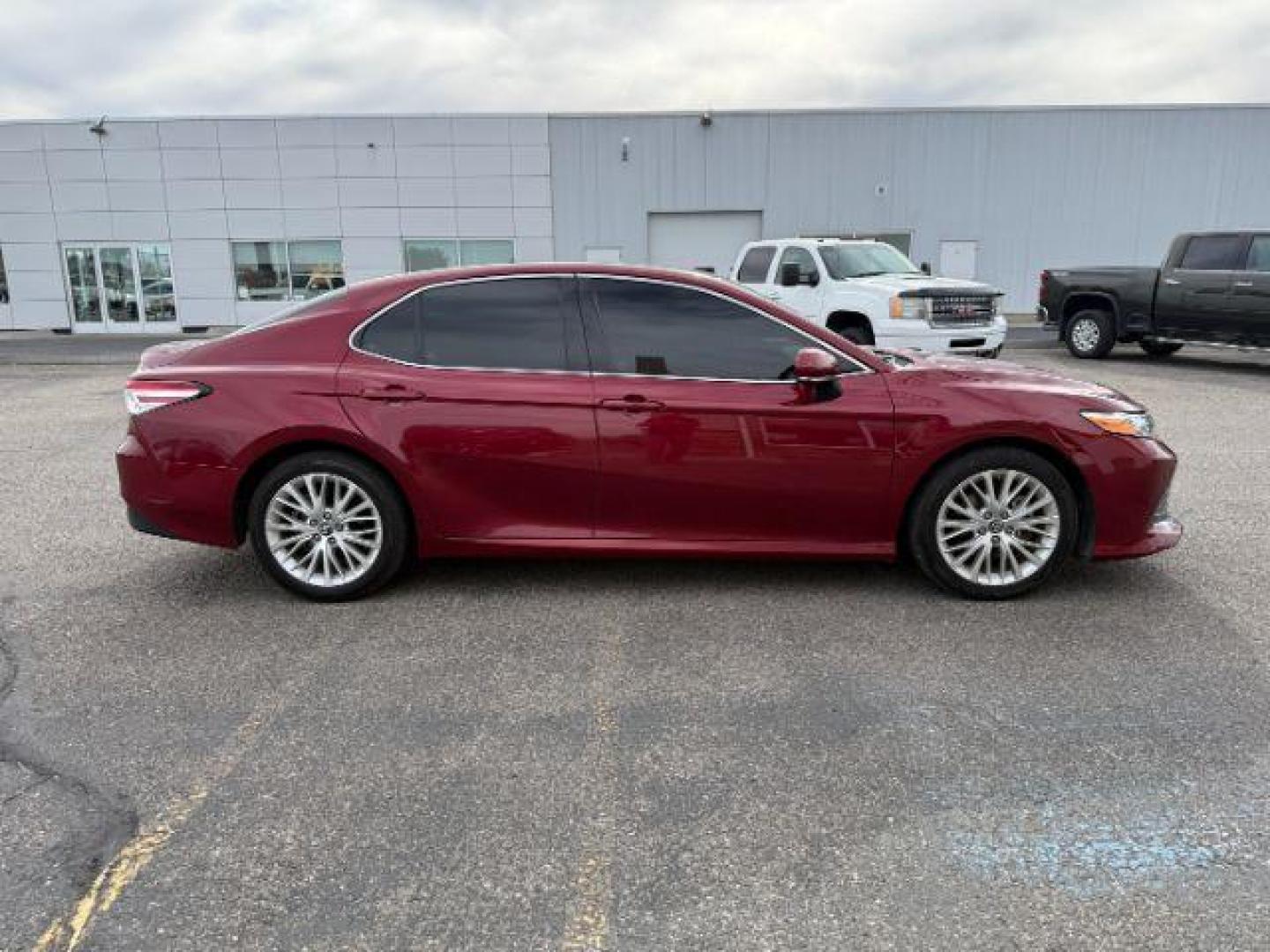 2018 RED /Black Toyota Camry (4T1B11HK9JU) with an 25L I-4 portdirect injection engine, Automatic transmission, located at 1175 N Woodruff Ave, Idaho Falls, ID, 83401, 43.506901, -111.999657 - At Timberline Auto, finding a great deal on your next vehicle is always easy! Our experienced sales staff's goal is to help find you the right vehicle at the right price! Our knowledgeable finance department has options for almost any credit score. We offer extended service contract options to prote - Photo#28