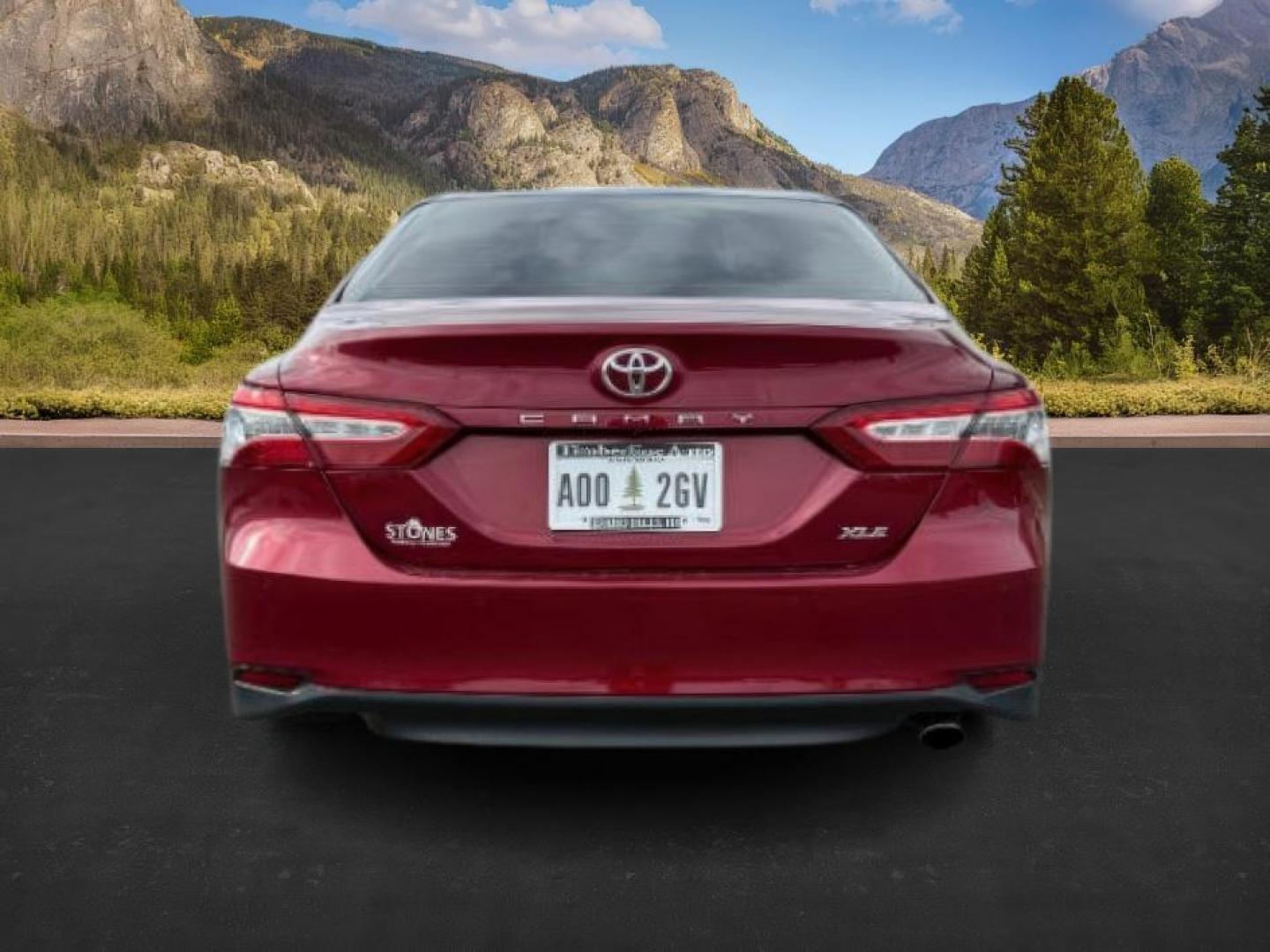 2018 RED /Black Toyota Camry (4T1B11HK9JU) with an 25L I-4 portdirect injection engine, Automatic transmission, located at 1175 N Woodruff Ave, Idaho Falls, ID, 83401, 43.506901, -111.999657 - At Timberline Auto, finding a great deal on your next vehicle is always easy! Our experienced sales staff's goal is to help find you the right vehicle at the right price! Our knowledgeable finance department has options for almost any credit score. We offer extended service contract options to prote - Photo#3