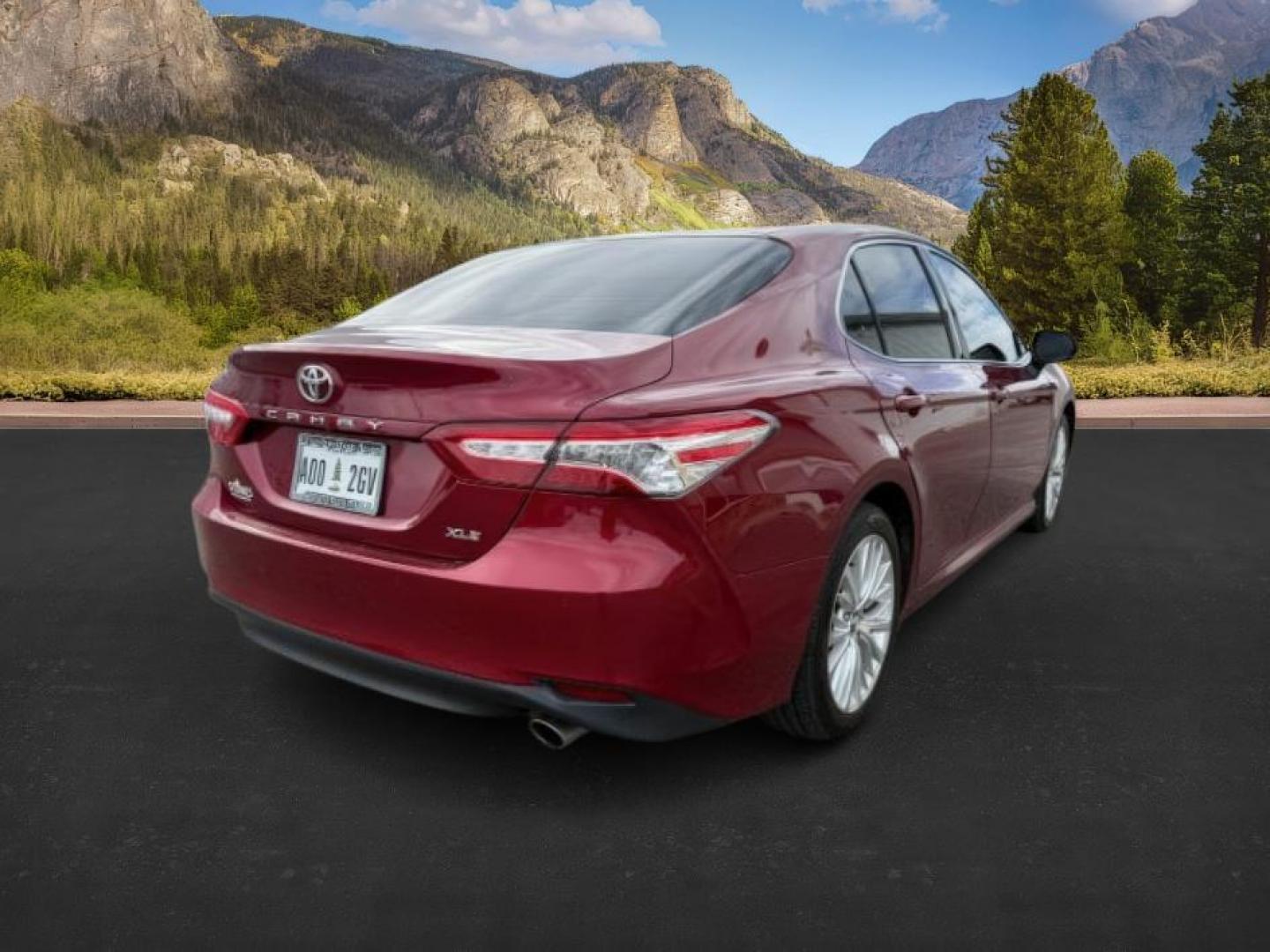 2018 RED /Black Toyota Camry (4T1B11HK9JU) with an 25L I-4 portdirect injection engine, Automatic transmission, located at 1175 N Woodruff Ave, Idaho Falls, ID, 83401, 43.506901, -111.999657 - At Timberline Auto, finding a great deal on your next vehicle is always easy! Our experienced sales staff's goal is to help find you the right vehicle at the right price! Our knowledgeable finance department has options for almost any credit score. We offer extended service contract options to prote - Photo#4
