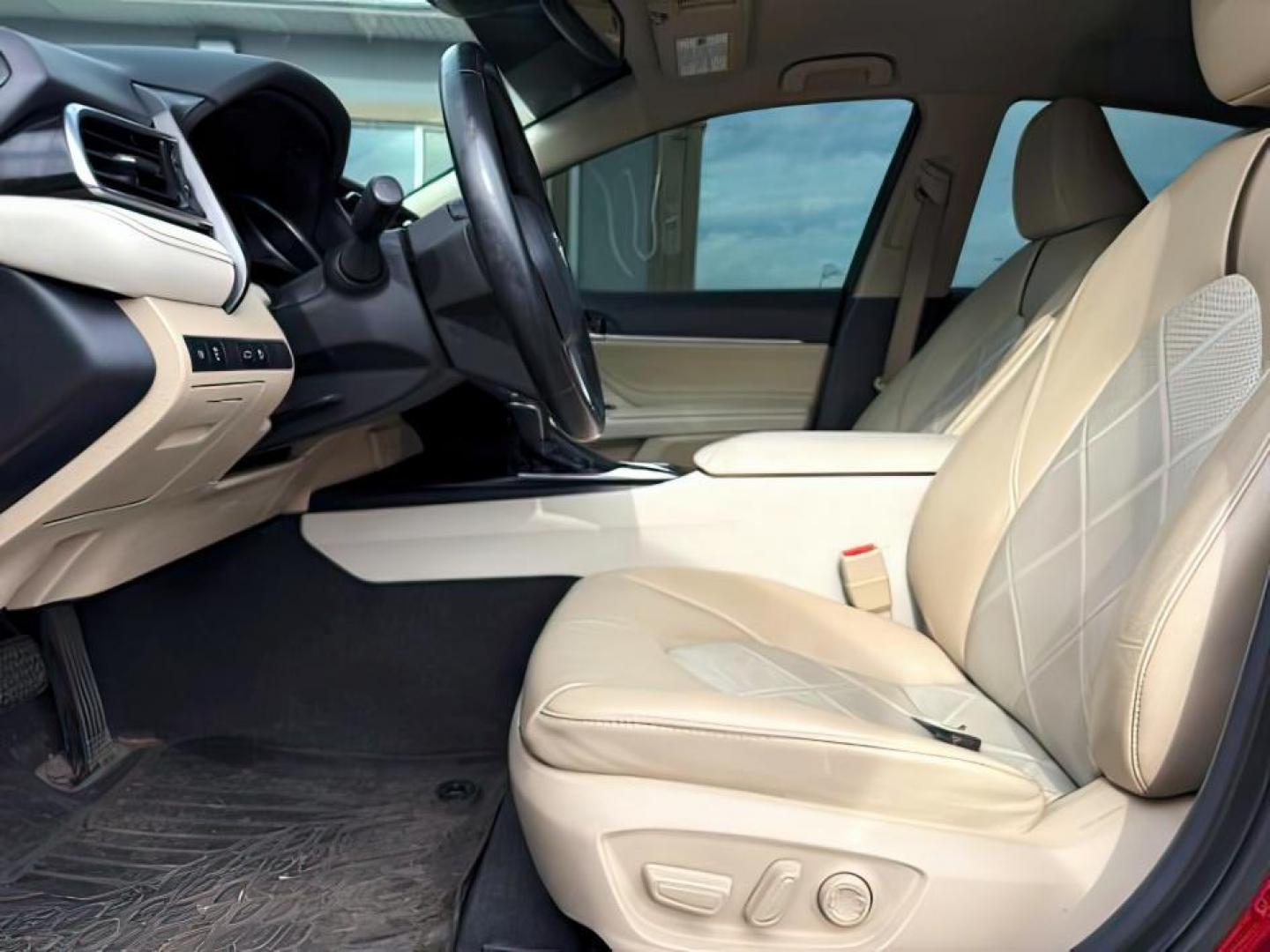 2018 RED /Black Toyota Camry (4T1B11HK9JU) with an 25L I-4 portdirect injection engine, Automatic transmission, located at 1175 N Woodruff Ave, Idaho Falls, ID, 83401, 43.506901, -111.999657 - At Timberline Auto, finding a great deal on your next vehicle is always easy! Our experienced sales staff's goal is to help find you the right vehicle at the right price! Our knowledgeable finance department has options for almost any credit score. We offer extended service contract options to prote - Photo#9