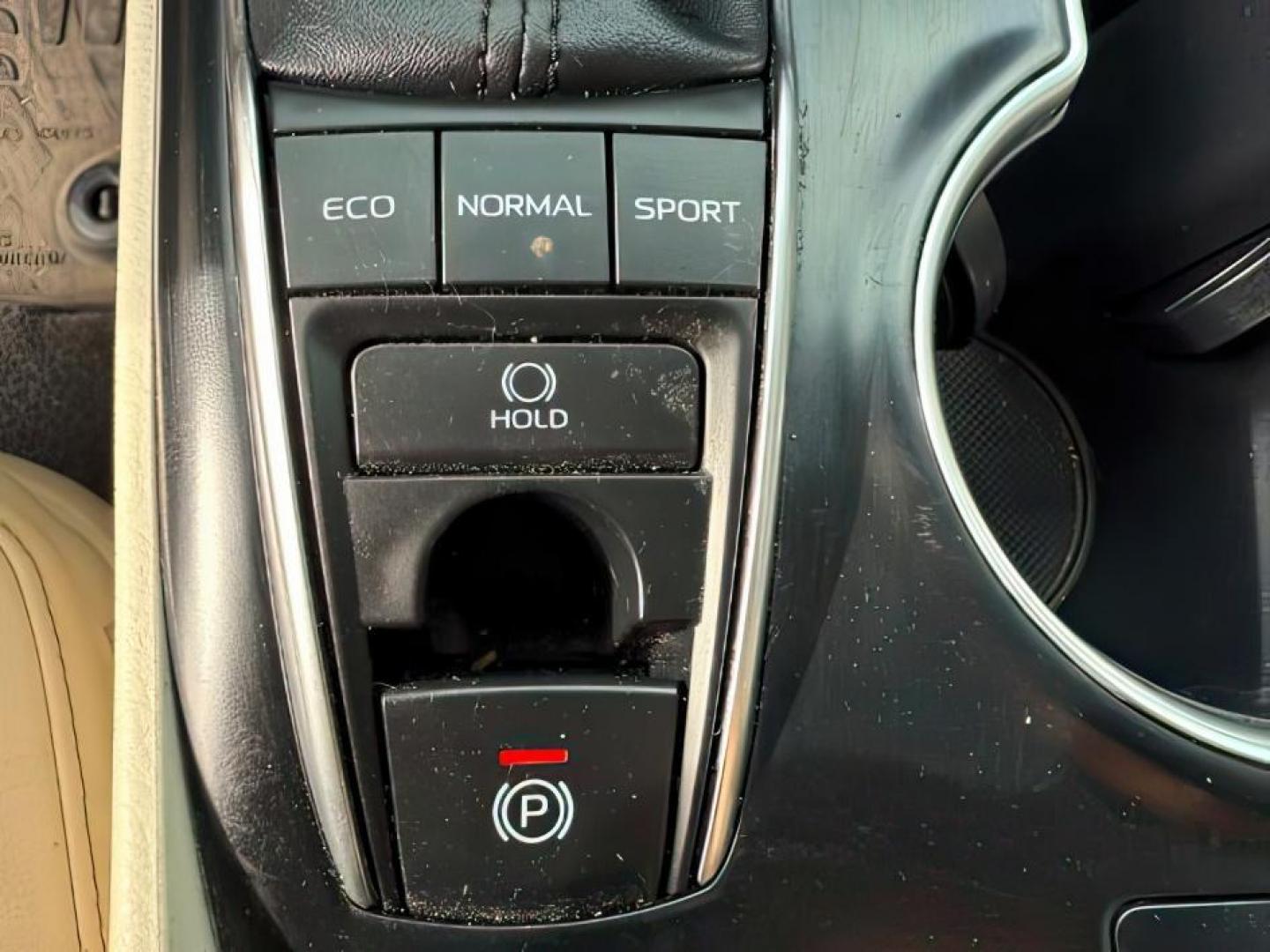 2018 RED /Black Toyota Camry (4T1B11HK9JU) with an 25L I-4 portdirect injection engine, Automatic transmission, located at 1175 N Woodruff Ave, Idaho Falls, ID, 83401, 43.506901, -111.999657 - At Timberline Auto, finding a great deal on your next vehicle is always easy! Our experienced sales staff's goal is to help find you the right vehicle at the right price! Our knowledgeable finance department has options for almost any credit score. We offer extended service contract options to prote - Photo#14