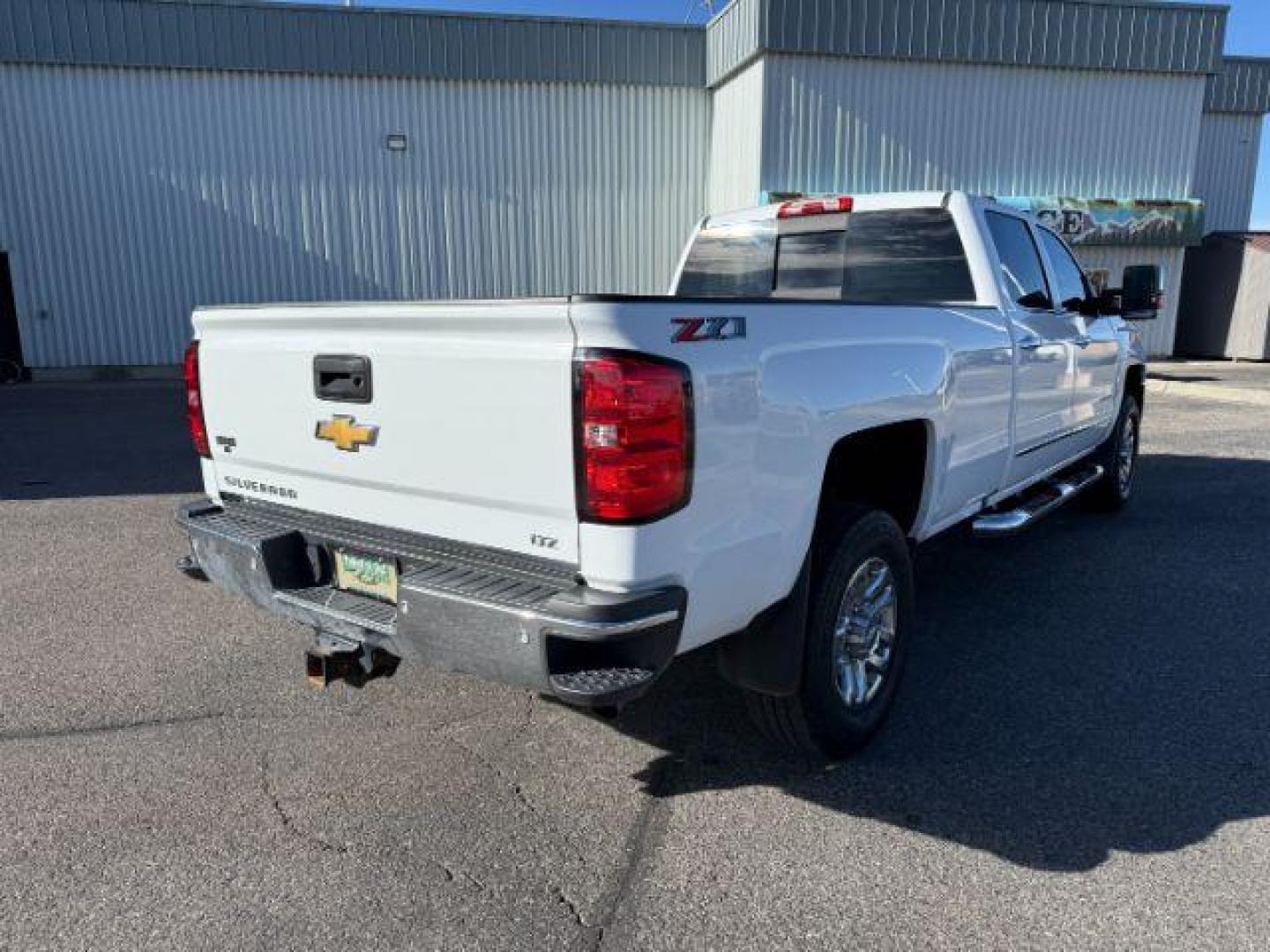 2019 Summit White /Jet Black Chevrolet Silverado 3500HD LTZ (1GC4KXEG9KF) with an 6.0 V8 engine, AUTOMATIC transmission, located at 1235 N Woodruff Ave., Idaho Falls, 83401, (208) 523-1053, 43.507172, -112.000488 - At Timberline Auto, finding a great deal on your next vehicle is always easy! Our experienced sales staff's goal is to help find you the right vehicle at the right price! Our knowledgeable finance department has options for almost any credit score. We offer extended service contract options to prote - Photo#32
