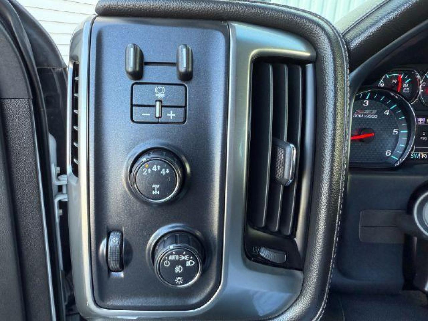 2019 Summit White /Jet Black Chevrolet Silverado 3500HD LTZ (1GC4KXEG9KF) with an 6.0 V8 engine, AUTOMATIC transmission, located at 1235 N Woodruff Ave., Idaho Falls, 83401, (208) 523-1053, 43.507172, -112.000488 - At Timberline Auto, finding a great deal on your next vehicle is always easy! Our experienced sales staff's goal is to help find you the right vehicle at the right price! Our knowledgeable finance department has options for almost any credit score. We offer extended service contract options to prote - Photo#45