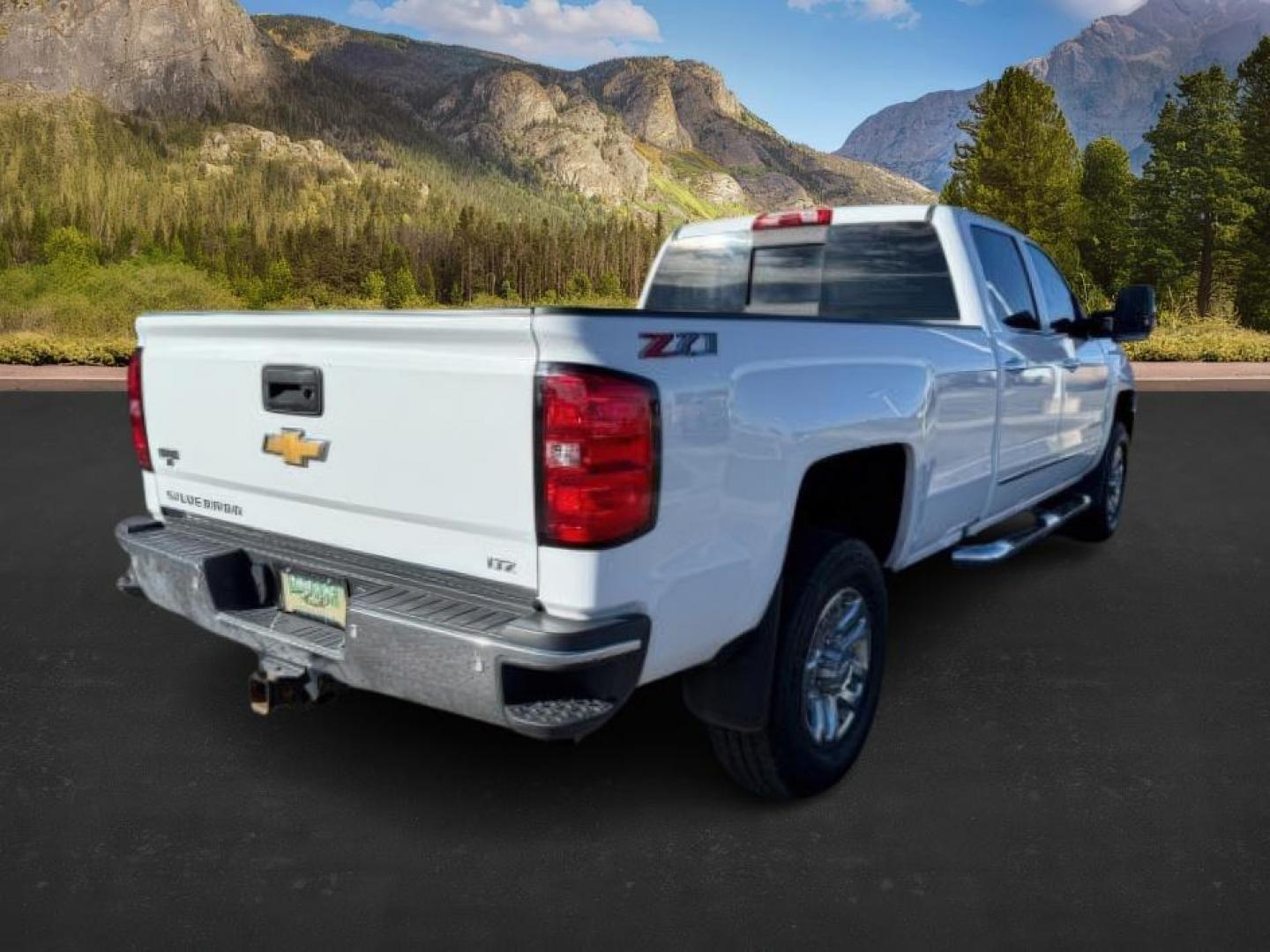 2019 Summit White /Jet Black Chevrolet Silverado 3500HD LTZ (1GC4KXEG9KF) with an 6.0 V8 engine, AUTOMATIC transmission, located at 1235 N Woodruff Ave., Idaho Falls, 83401, (208) 523-1053, 43.507172, -112.000488 - At Timberline Auto, finding a great deal on your next vehicle is always easy! Our experienced sales staff's goal is to help find you the right vehicle at the right price! Our knowledgeable finance department has options for almost any credit score. We offer extended service contract options to prote - Photo#6