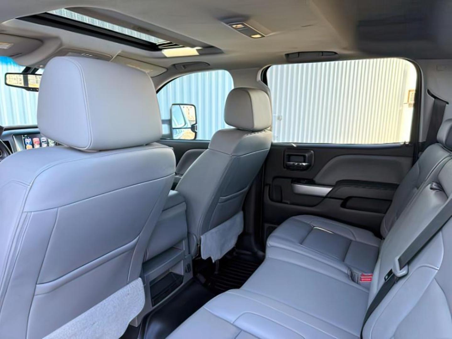 2019 Summit White /Jet Black Chevrolet Silverado 3500HD LTZ (1GC4KXEG9KF) with an 6.0 V8 engine, AUTOMATIC transmission, located at 1235 N Woodruff Ave., Idaho Falls, 83401, (208) 523-1053, 43.507172, -112.000488 - At Timberline Auto, finding a great deal on your next vehicle is always easy! Our experienced sales staff's goal is to help find you the right vehicle at the right price! Our knowledgeable finance department has options for almost any credit score. We offer extended service contract options to prote - Photo#24