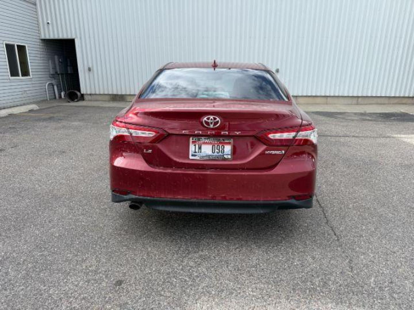 2019 RED /Black Toyota Camry Hybrid XLE (4T1B21HK3KU) with an Dynamic Force 2.5L I-4 port/direct injection engine, AUTOMATIC transmission, located at 1235 N Woodruff Ave., Idaho Falls, 83401, (208) 523-1053, 43.507172, -112.000488 - At Timberline Auto, finding a great deal on your next vehicle is always easy! Our experienced sales staff's goal is to help find you the right vehicle at the right price! Our knowledgeable finance department has options for almost any credit score. We offer extended service contract options to prote - Photo#3