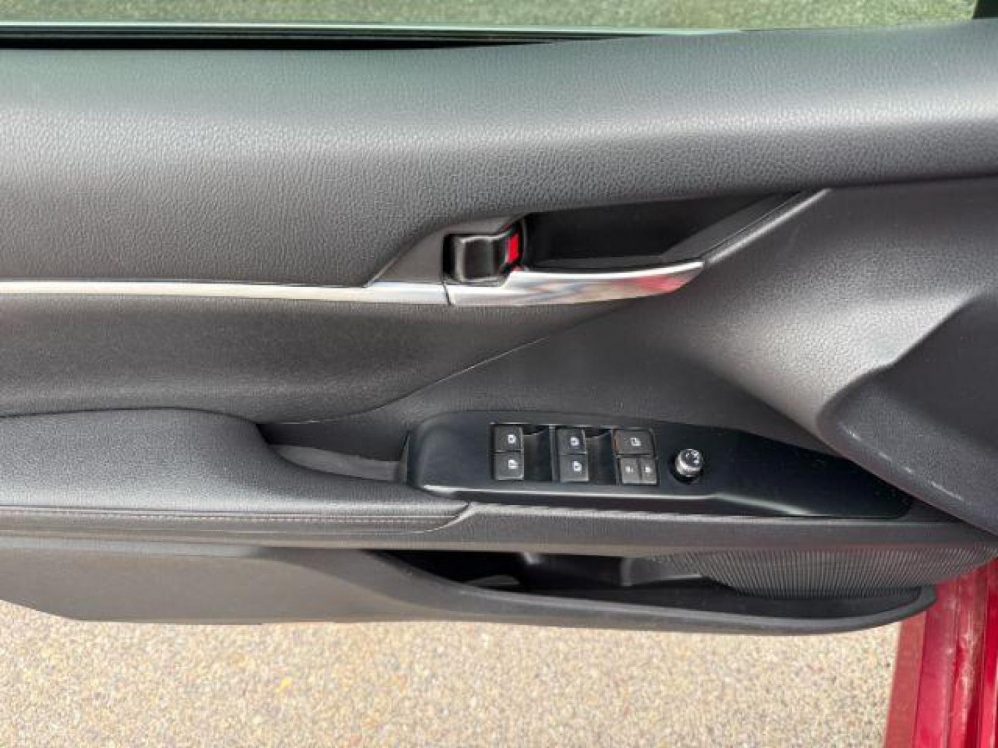 2019 RED /Black Toyota Camry Hybrid XLE (4T1B21HK3KU) with an Dynamic Force 2.5L I-4 port/direct injection engine, AUTOMATIC transmission, located at 1235 N Woodruff Ave., Idaho Falls, 83401, (208) 523-1053, 43.507172, -112.000488 - At Timberline Auto, finding a great deal on your next vehicle is always easy! Our experienced sales staff's goal is to help find you the right vehicle at the right price! Our knowledgeable finance department has options for almost any credit score. We offer extended service contract options to prote - Photo#21