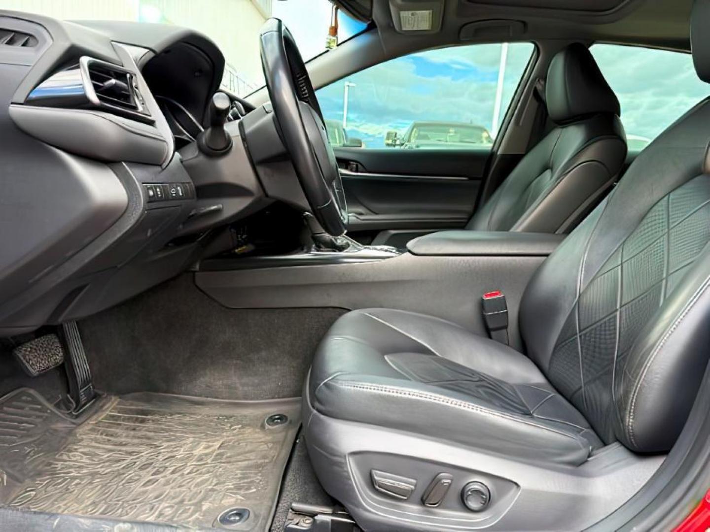 2019 RED /Black Toyota Camry Hybrid (4T1B21HK3KU) with an Dynamic Force 25L I-4 portdirect injection engine, Automatic transmission, located at 1175 N Woodruff Ave, Idaho Falls, ID, 83401, 43.506901, -111.999657 - At Timberline Auto, finding a great deal on your next vehicle is always easy! Our experienced sales staff's goal is to help find you the right vehicle at the right price! Our knowledgeable finance department has options for almost any credit score. We offer extended service contract options to prote - Photo#10