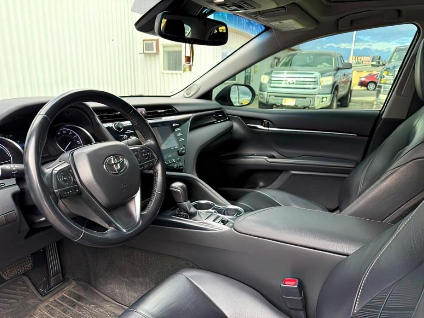 2019 RED /Black Toyota Camry Hybrid (4T1B21HK3KU) with an Dynamic Force 25L I-4 portdirect injection engine, Automatic transmission, located at 1175 N Woodruff Ave, Idaho Falls, ID, 83401, 43.506901, -111.999657 - At Timberline Auto, finding a great deal on your next vehicle is always easy! Our experienced sales staff's goal is to help find you the right vehicle at the right price! Our knowledgeable finance department has options for almost any credit score. We offer extended service contract options to prote - Photo#11
