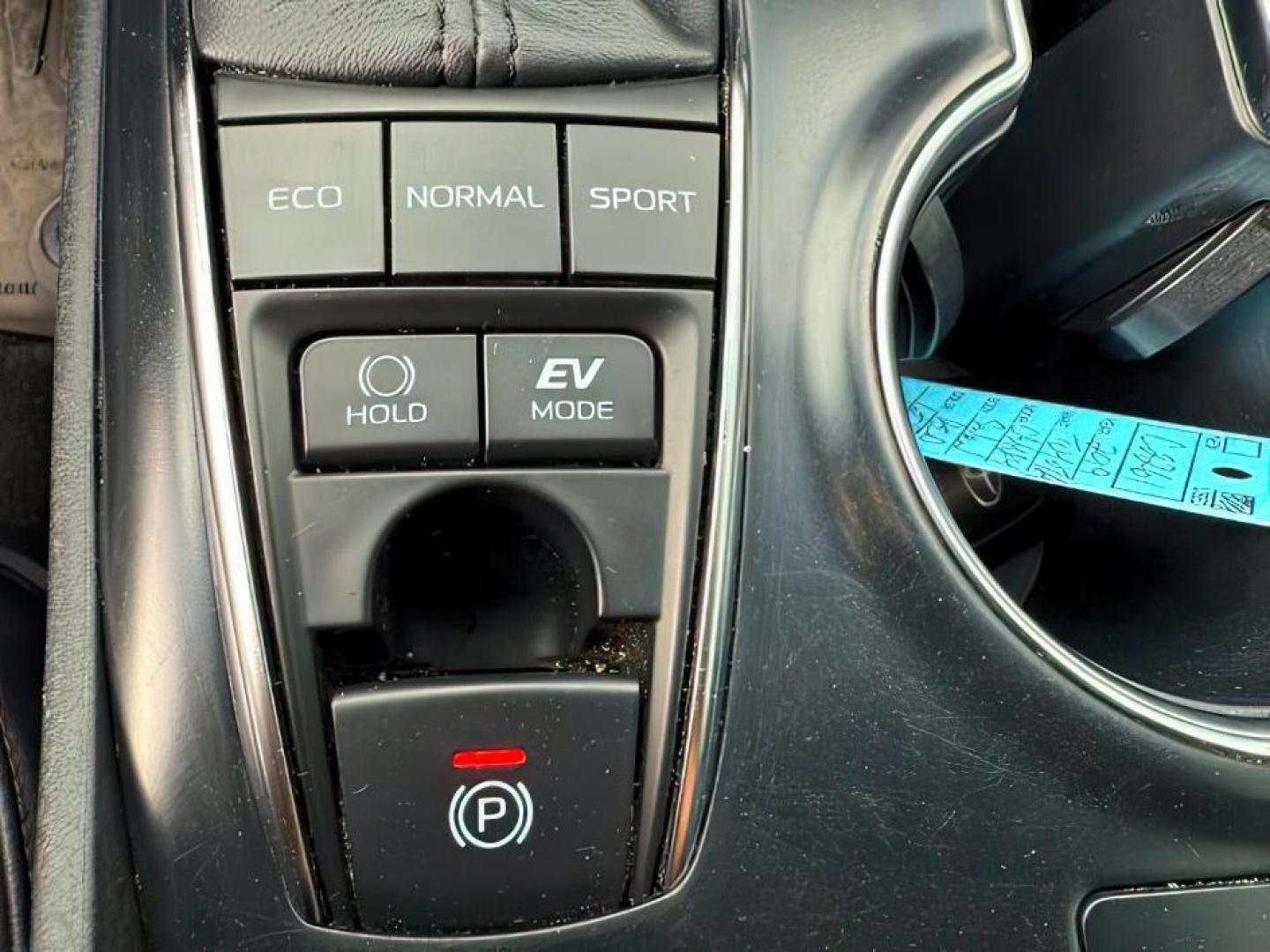 2019 RED /Black Toyota Camry Hybrid (4T1B21HK3KU) with an Dynamic Force 25L I-4 portdirect injection engine, Automatic transmission, located at 1175 N Woodruff Ave, Idaho Falls, ID, 83401, 43.506901, -111.999657 - At Timberline Auto, finding a great deal on your next vehicle is always easy! Our experienced sales staff's goal is to help find you the right vehicle at the right price! Our knowledgeable finance department has options for almost any credit score. We offer extended service contract options to prote - Photo#17