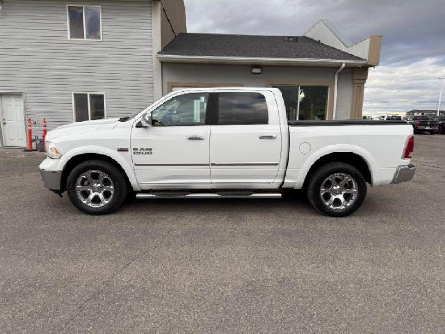 2013 WHITE /LEATHER Ram 1500 LIMITED (1C6RR7NT9DS) with an 5.7 engine, AUTOMATIC transmission, located at 1235 N Woodruff Ave., Idaho Falls, 83401, (208) 523-1053, 43.507172, -112.000488 - At Timberline Auto, finding a great deal on your next vehicle is always easy! Our experienced sales staff's goal is to help find you the right vehicle at the right price! Our knowledgeable finance department has options for almost any credit score. We offer extended service contract options to prote - Photo#1