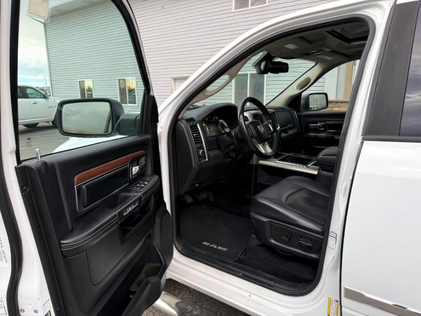 2013 WHITE /LEATHER Ram 1500 (1C6RR7NT9DS) with an 57 engine, Automatic transmission, located at 1175 N Woodruff Ave, Idaho Falls, ID, 83401, 43.506901, -111.999657 - At Timberline Auto, finding a great deal on your next vehicle is always easy! Our experienced sales staff's goal is to help find you the right vehicle at the right price! Our knowledgeable finance department has options for almost any credit score. We offer extended service contract options to prote - Photo#11
