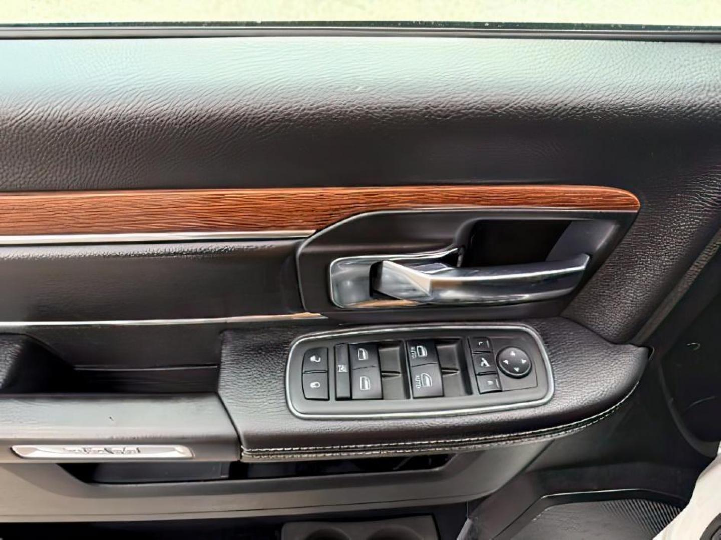 2013 WHITE /LEATHER Ram 1500 (1C6RR7NT9DS) with an 57 engine, Automatic transmission, located at 1175 N Woodruff Ave, Idaho Falls, ID, 83401, 43.506901, -111.999657 - At Timberline Auto, finding a great deal on your next vehicle is always easy! Our experienced sales staff's goal is to help find you the right vehicle at the right price! Our knowledgeable finance department has options for almost any credit score. We offer extended service contract options to prote - Photo#21