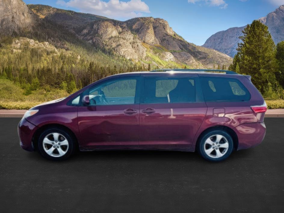 photo of 2015 Toyota Sienna LE 7 Passenger | LE 8 Passenger
