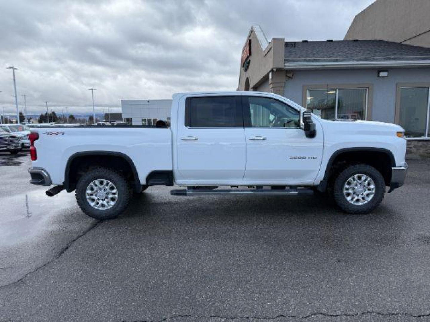 2020 WHITE /LEATHER Chevrolet Silverado 2500HD (1GC4YPEY0LF) with an 66L V8 16V OHV TURBO DIESEL engine, Automatic transmission, located at 1175 N Woodruff Ave, Idaho Falls, ID, 83401, 43.506901, -111.999657 - At Timberline Auto, finding a great deal on your next vehicle is always easy! Our experienced sales staff's goal is to help find you the right vehicle at the right price! Our knowledgeable finance department has options for almost any credit score. We offer extended service contract options to prote - Photo#31