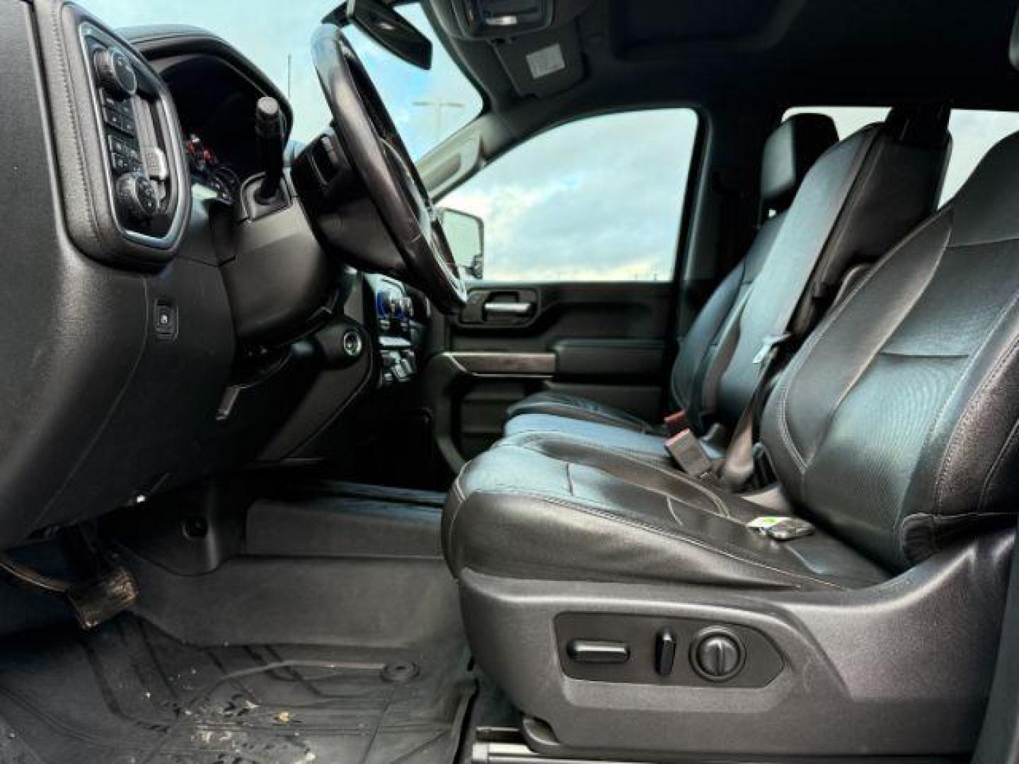 2020 WHITE /LEATHER Chevrolet Silverado 2500HD (1GC4YPEY0LF) with an 66L V8 16V OHV TURBO DIESEL engine, Automatic transmission, located at 1175 N Woodruff Ave, Idaho Falls, ID, 83401, 43.506901, -111.999657 - At Timberline Auto, finding a great deal on your next vehicle is always easy! Our experienced sales staff's goal is to help find you the right vehicle at the right price! Our knowledgeable finance department has options for almost any credit score. We offer extended service contract options to prote - Photo#36