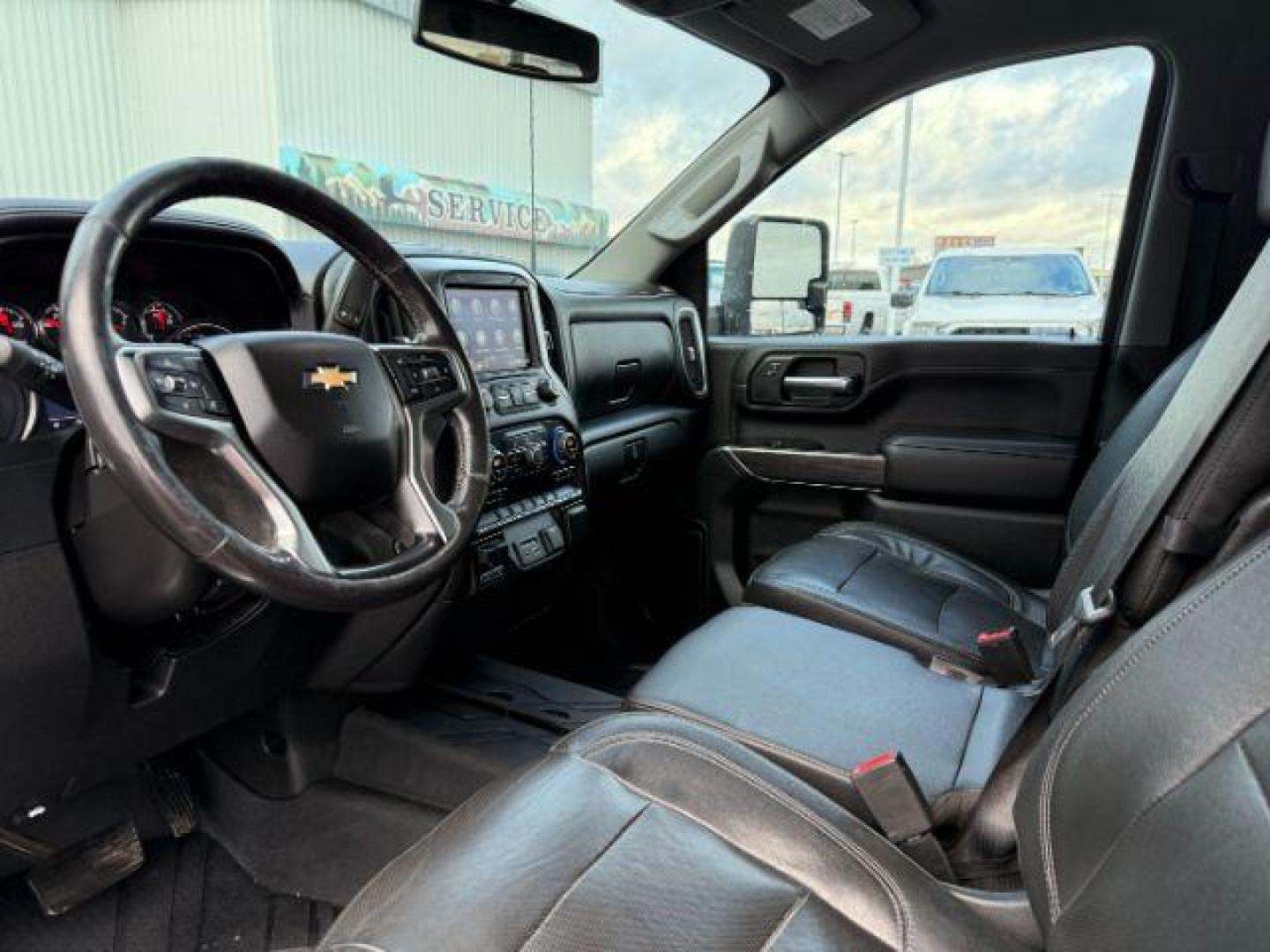 2020 WHITE /LEATHER Chevrolet Silverado 2500HD (1GC4YPEY0LF) with an 66L V8 16V OHV TURBO DIESEL engine, Automatic transmission, located at 1175 N Woodruff Ave, Idaho Falls, ID, 83401, 43.506901, -111.999657 - At Timberline Auto, finding a great deal on your next vehicle is always easy! Our experienced sales staff's goal is to help find you the right vehicle at the right price! Our knowledgeable finance department has options for almost any credit score. We offer extended service contract options to prote - Photo#37