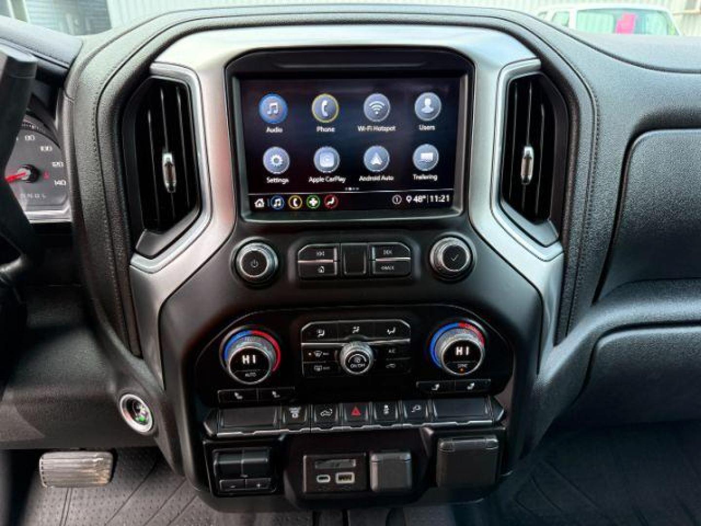 2020 WHITE /LEATHER Chevrolet Silverado 2500HD (1GC4YPEY0LF) with an 66L V8 16V OHV TURBO DIESEL engine, Automatic transmission, located at 1175 N Woodruff Ave, Idaho Falls, ID, 83401, 43.506901, -111.999657 - At Timberline Auto, finding a great deal on your next vehicle is always easy! Our experienced sales staff's goal is to help find you the right vehicle at the right price! Our knowledgeable finance department has options for almost any credit score. We offer extended service contract options to prote - Photo#39