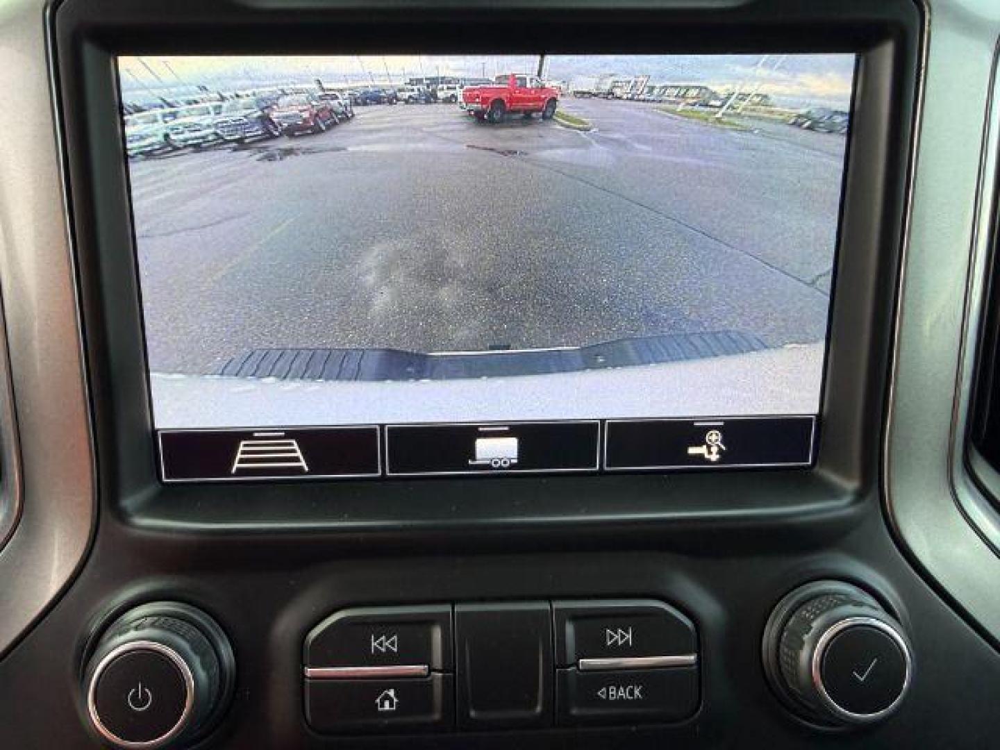 2020 WHITE /LEATHER Chevrolet Silverado 2500HD (1GC4YPEY0LF) with an 66L V8 16V OHV TURBO DIESEL engine, Automatic transmission, located at 1175 N Woodruff Ave, Idaho Falls, ID, 83401, 43.506901, -111.999657 - At Timberline Auto, finding a great deal on your next vehicle is always easy! Our experienced sales staff's goal is to help find you the right vehicle at the right price! Our knowledgeable finance department has options for almost any credit score. We offer extended service contract options to prote - Photo#40