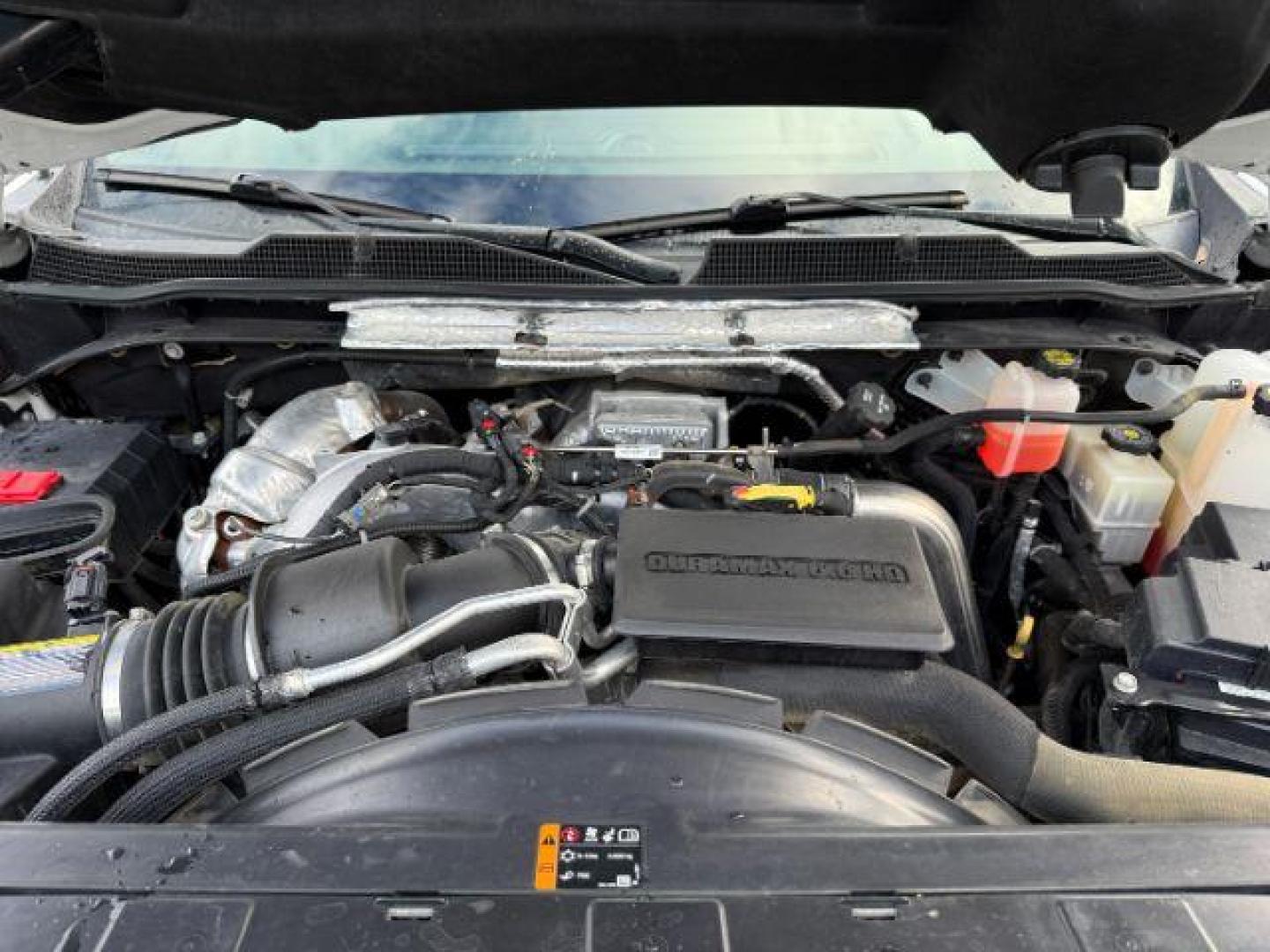 2020 WHITE /LEATHER Chevrolet Silverado 2500HD (1GC4YPEY0LF) with an 66L V8 16V OHV TURBO DIESEL engine, Automatic transmission, located at 1175 N Woodruff Ave, Idaho Falls, ID, 83401, 43.506901, -111.999657 - At Timberline Auto, finding a great deal on your next vehicle is always easy! Our experienced sales staff's goal is to help find you the right vehicle at the right price! Our knowledgeable finance department has options for almost any credit score. We offer extended service contract options to prote - Photo#47