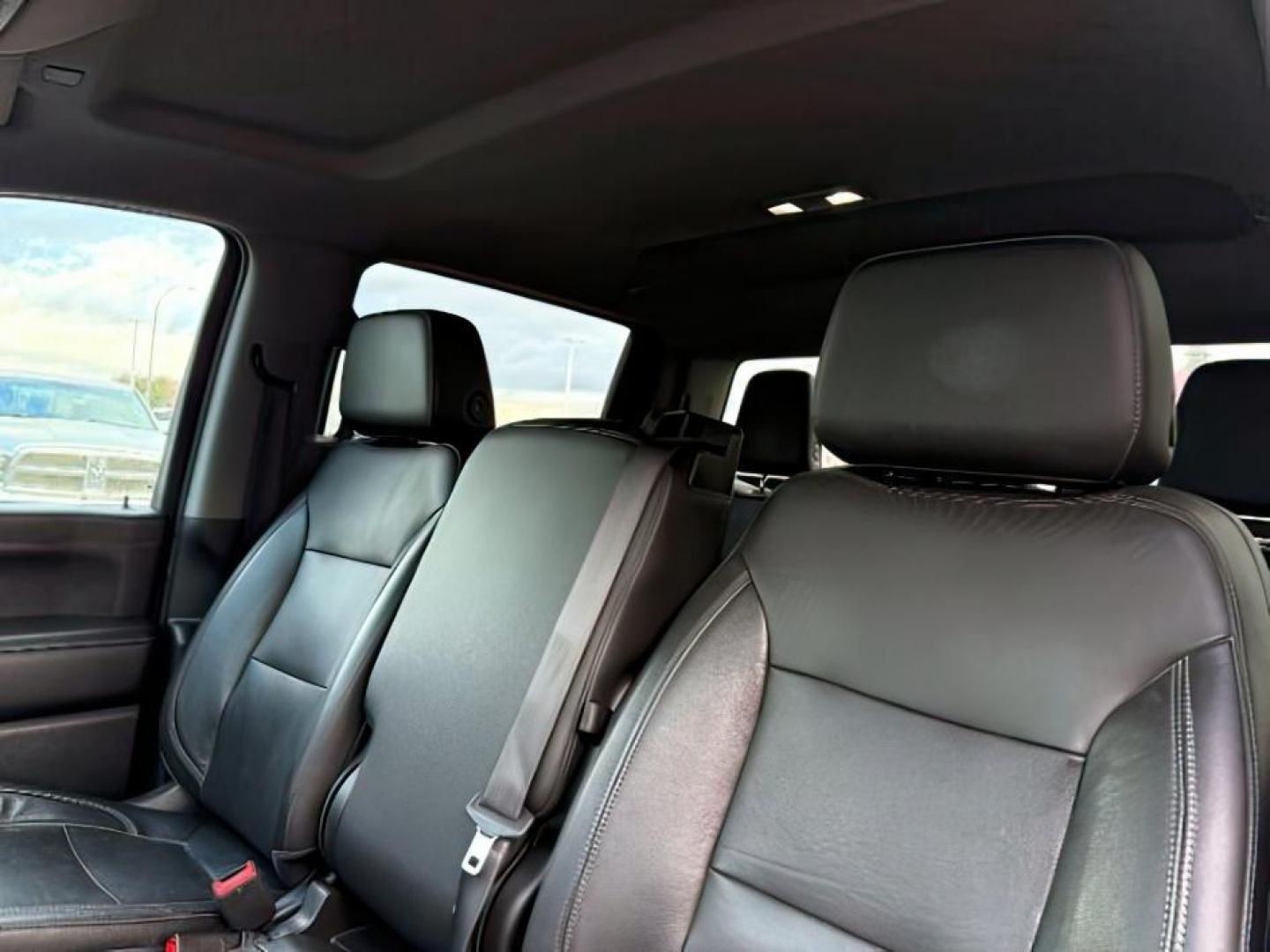 2020 WHITE /LEATHER Chevrolet Silverado 2500HD (1GC4YPEY0LF) with an 66L V8 16V OHV TURBO DIESEL engine, Automatic transmission, located at 1175 N Woodruff Ave, Idaho Falls, ID, 83401, 43.506901, -111.999657 - At Timberline Auto, finding a great deal on your next vehicle is always easy! Our experienced sales staff's goal is to help find you the right vehicle at the right price! Our knowledgeable finance department has options for almost any credit score. We offer extended service contract options to prote - Photo#19