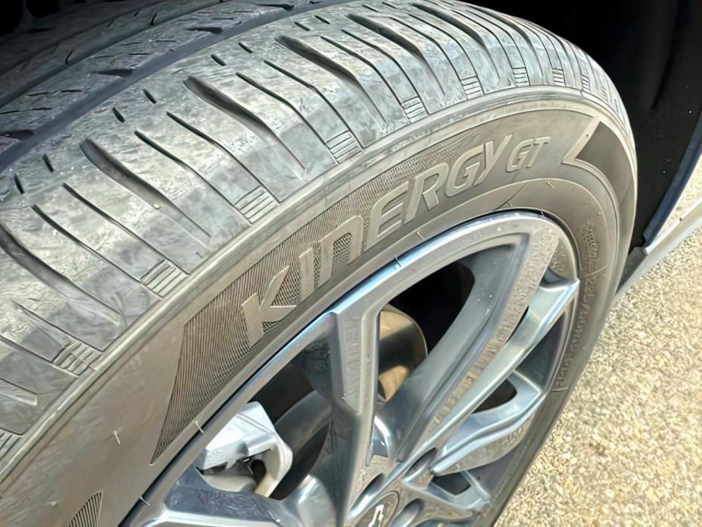 2024 BLUE /CLOTH Chevrolet EQUINOX (3GNAXWEG8RL) with an 15L I4 TURBO engine, Automatic transmission, located at 1175 N Woodruff Ave, Idaho Falls, ID, 83401, 43.506901, -111.999657 - At Timberline Auto, finding a great deal on your next vehicle is always easy! Our experienced sales staff's goal is to help find you the right vehicle at the right price! Our knowledgeable finance department has options for almost any credit score. We offer extended service contract options to prote - Photo#11