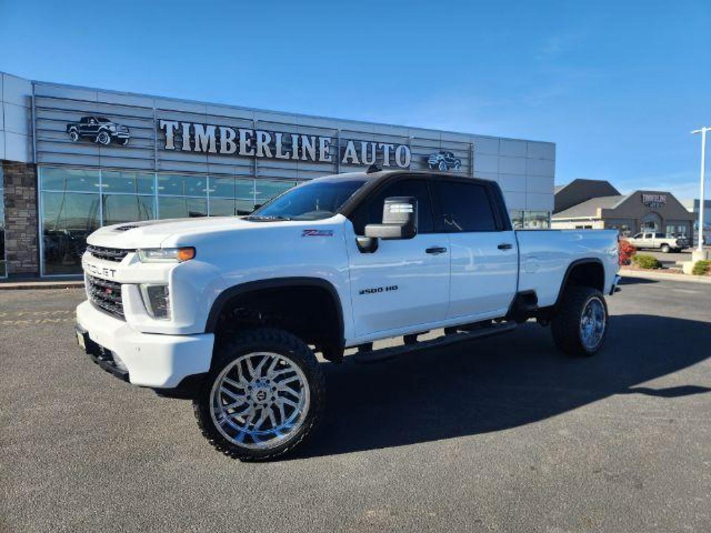 2022 Summit White /Jet Black Chevrolet Silverado 3500HD (1GC4YUEY9NF) with an Duramax 66L V-8 diesel direct injection engine, Automatic transmission, located at 1175 N Woodruff Ave, Idaho Falls, ID, 83401, 43.506901, -111.999657 - At Timberline Auto, finding a great deal on your next vehicle is always easy! Our experienced sales staff's goal is to help find you the right vehicle at the right price! Our knowledgeable finance department has options for almost any credit score. We offer extended service contract options to prote - Photo#24