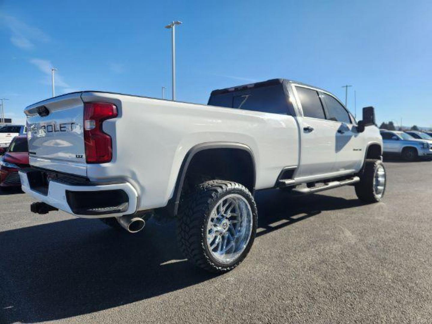 2022 Summit White /Jet Black Chevrolet Silverado 3500HD (1GC4YUEY9NF) with an Duramax 66L V-8 diesel direct injection engine, Automatic transmission, located at 1175 N Woodruff Ave, Idaho Falls, ID, 83401, 43.506901, -111.999657 - At Timberline Auto, finding a great deal on your next vehicle is always easy! Our experienced sales staff's goal is to help find you the right vehicle at the right price! Our knowledgeable finance department has options for almost any credit score. We offer extended service contract options to prote - Photo#26