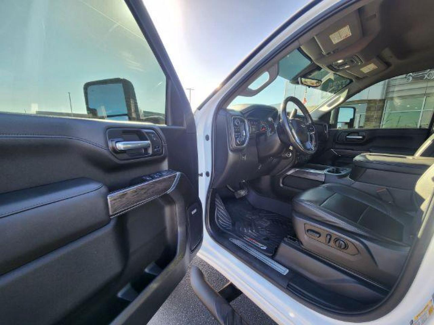 2022 Summit White /Jet Black Chevrolet Silverado 3500HD (1GC4YUEY9NF) with an Duramax 66L V-8 diesel direct injection engine, Automatic transmission, located at 1175 N Woodruff Ave, Idaho Falls, ID, 83401, 43.506901, -111.999657 - At Timberline Auto, finding a great deal on your next vehicle is always easy! Our experienced sales staff's goal is to help find you the right vehicle at the right price! Our knowledgeable finance department has options for almost any credit score. We offer extended service contract options to prote - Photo#29