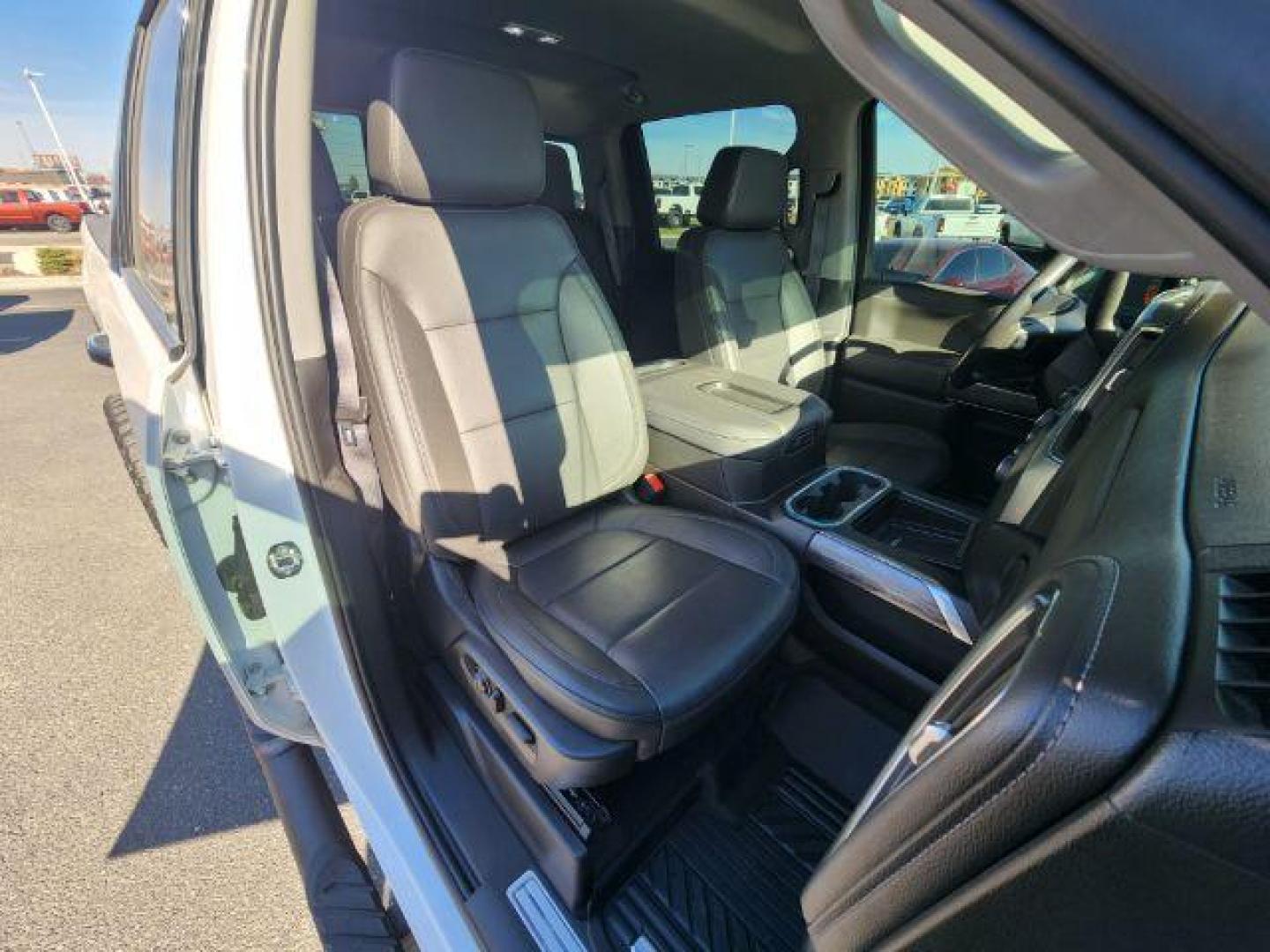 2022 Summit White /Jet Black Chevrolet Silverado 3500HD (1GC4YUEY9NF) with an Duramax 66L V-8 diesel direct injection engine, Automatic transmission, located at 1175 N Woodruff Ave, Idaho Falls, ID, 83401, 43.506901, -111.999657 - At Timberline Auto, finding a great deal on your next vehicle is always easy! Our experienced sales staff's goal is to help find you the right vehicle at the right price! Our knowledgeable finance department has options for almost any credit score. We offer extended service contract options to prote - Photo#37