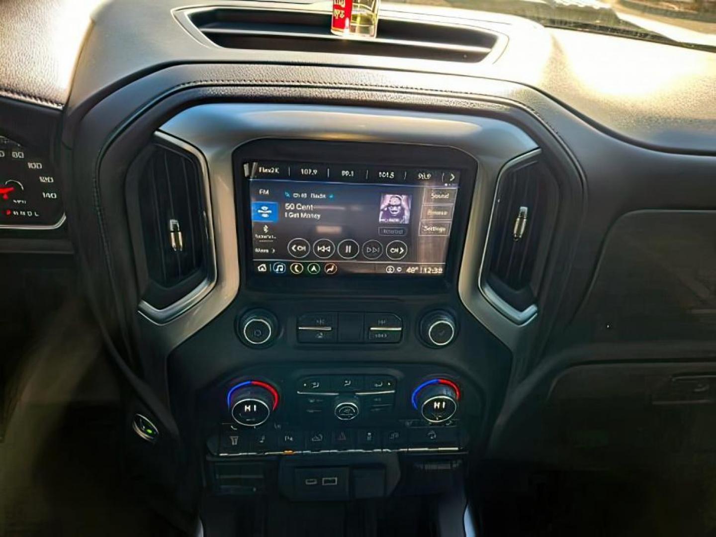 2022 Summit White /Jet Black Chevrolet Silverado 3500HD (1GC4YUEY9NF) with an Duramax 66L V-8 diesel direct injection engine, Automatic transmission, located at 1175 N Woodruff Ave, Idaho Falls, ID, 83401, 43.506901, -111.999657 - At Timberline Auto, finding a great deal on your next vehicle is always easy! Our experienced sales staff's goal is to help find you the right vehicle at the right price! Our knowledgeable finance department has options for almost any credit score. We offer extended service contract options to prote - Photo#17