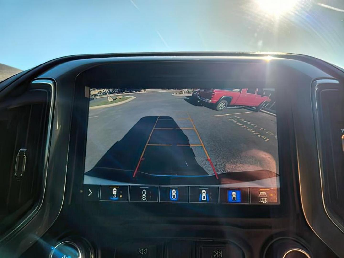 2022 Summit White /Jet Black Chevrolet Silverado 3500HD (1GC4YUEY9NF) with an Duramax 66L V-8 diesel direct injection engine, Automatic transmission, located at 1175 N Woodruff Ave, Idaho Falls, ID, 83401, 43.506901, -111.999657 - At Timberline Auto, finding a great deal on your next vehicle is always easy! Our experienced sales staff's goal is to help find you the right vehicle at the right price! Our knowledgeable finance department has options for almost any credit score. We offer extended service contract options to prote - Photo#19