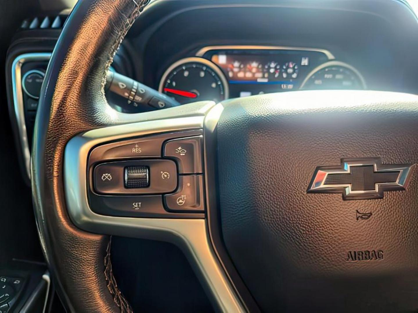 2022 Summit White /Jet Black Chevrolet Silverado 3500HD (1GC4YUEY9NF) with an Duramax 66L V-8 diesel direct injection engine, Automatic transmission, located at 1175 N Woodruff Ave, Idaho Falls, ID, 83401, 43.506901, -111.999657 - At Timberline Auto, finding a great deal on your next vehicle is always easy! Our experienced sales staff's goal is to help find you the right vehicle at the right price! Our knowledgeable finance department has options for almost any credit score. We offer extended service contract options to prote - Photo#21