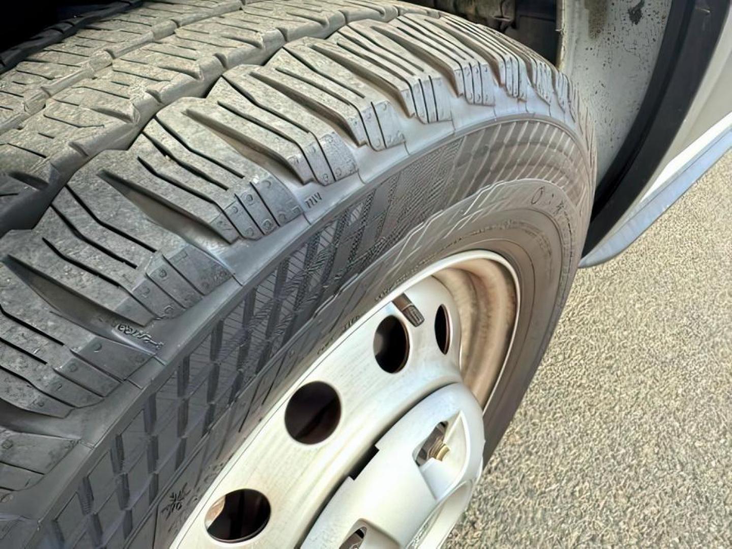 2021 Oxford White /Ebony Ford Transit-350 Passenger Van (1FBAX9C83MK) with an EcoBoost 35L V-6 gasoline direct injection engine, Automatic transmission, located at 1175 N Woodruff Ave, Idaho Falls, ID, 83401, 43.506901, -111.999657 - At Timberline Auto, finding a great deal on your next vehicle is always easy! Our experienced sales staff's goal is to help find you the right vehicle at the right price! Our knowledgeable finance department has options for almost any credit score. We offer extended service contract options to prote - Photo#10