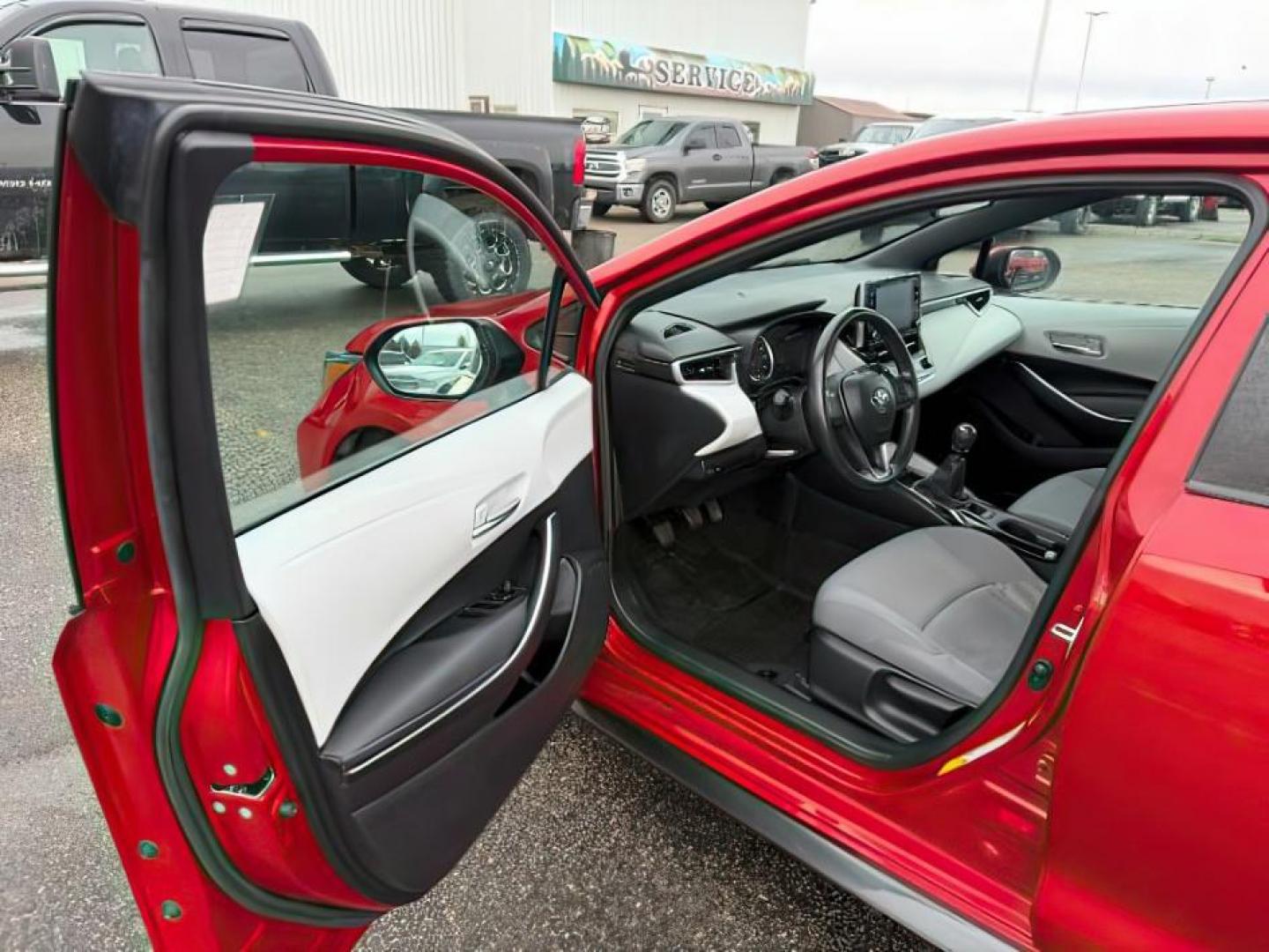 2021 RED /CLOTH Toyota Corolla (5YFM4MCE4MP) with an 20 I4 engine, Manual transmission, located at 1175 N Woodruff Ave, Idaho Falls, ID, 83401, 43.506901, -111.999657 - At Timberline Auto, finding a great deal on your next vehicle is always easy! Our experienced sales staff's goal is to help find you the right vehicle at the right price! Our knowledgeable finance department has options for almost any credit score. We offer extended service contract options to prote - Photo#10