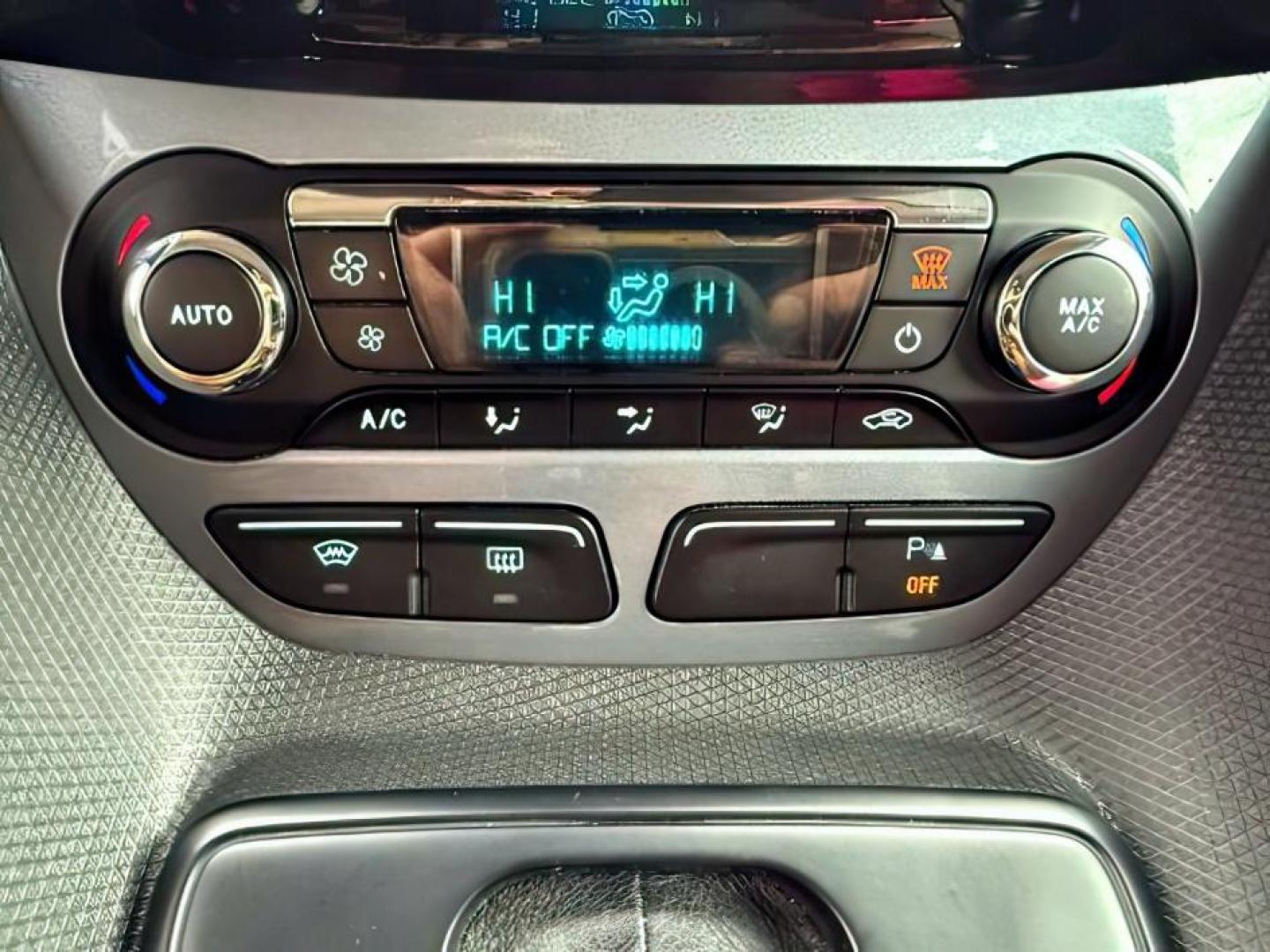 2014 SILVER /CLOTH Ford Transit Connect Wagon (NM0GE9G75E1) with an 25 I4 engine, Automatic transmission, located at 1175 N Woodruff Ave, Idaho Falls, ID, 83401, 43.506901, -111.999657 - At Timberline Auto, finding a great deal on your next vehicle is always easy! Our experienced sales staff's goal is to help find you the right vehicle at the right price! Our knowledgeable finance department has options for almost any credit score. We offer extended service contract options to prote - Photo#17