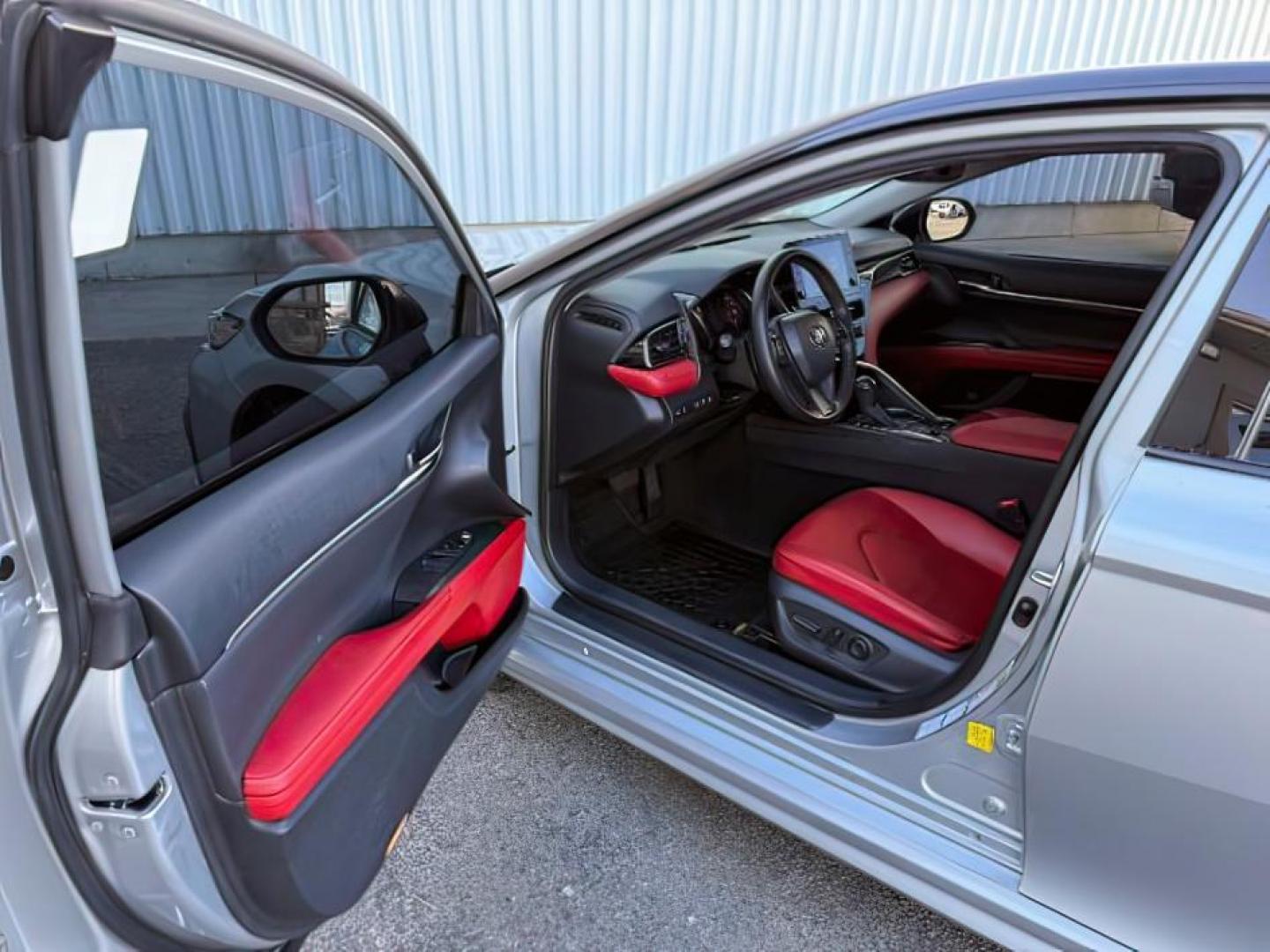 2021 SILVER /Cockpit Red, leather Toyota Camry (4T1K61BK7MU) with an 25L L4 DOHC 16V engine, Automatic transmission, located at 1175 N Woodruff Ave, Idaho Falls, ID, 83401, 43.506901, -111.999657 - At Timberline Auto, finding a great deal on your next vehicle is always easy! Our experienced sales staff's goal is to help find you the right vehicle at the right price! Our knowledgeable finance department has options for almost any credit score. We offer extended service contract options to prote - Photo#10