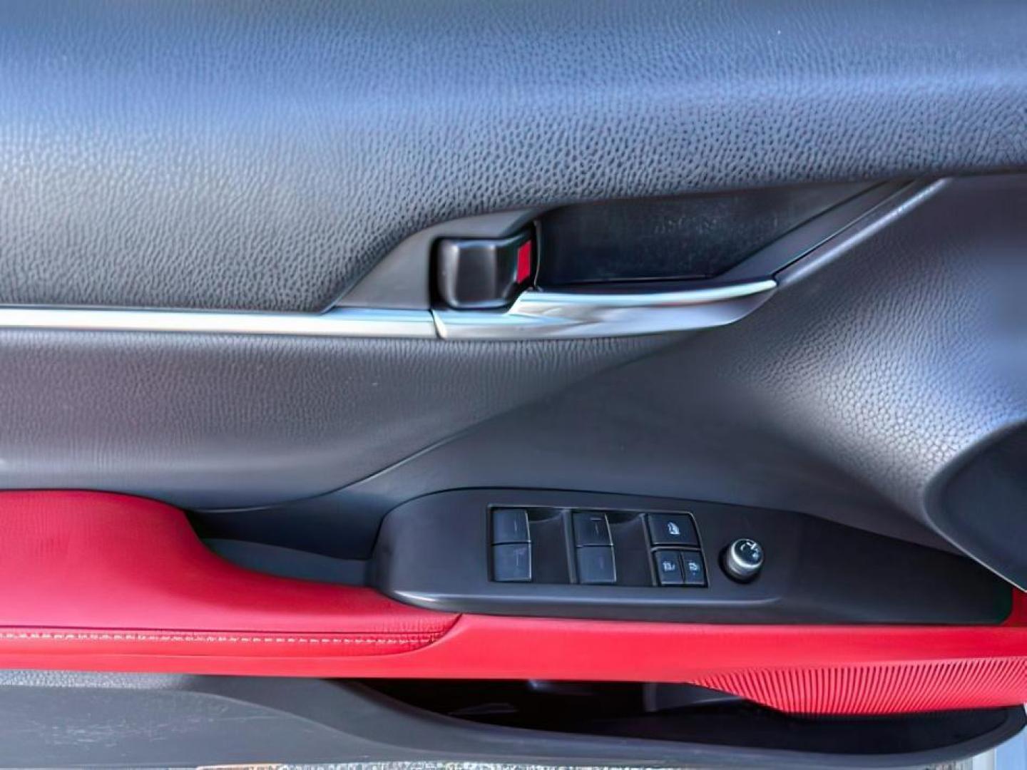 2021 SILVER /Cockpit Red, leather Toyota Camry (4T1K61BK7MU) with an 25L L4 DOHC 16V engine, Automatic transmission, located at 1175 N Woodruff Ave, Idaho Falls, ID, 83401, 43.506901, -111.999657 - At Timberline Auto, finding a great deal on your next vehicle is always easy! Our experienced sales staff's goal is to help find you the right vehicle at the right price! Our knowledgeable finance department has options for almost any credit score. We offer extended service contract options to prote - Photo#22