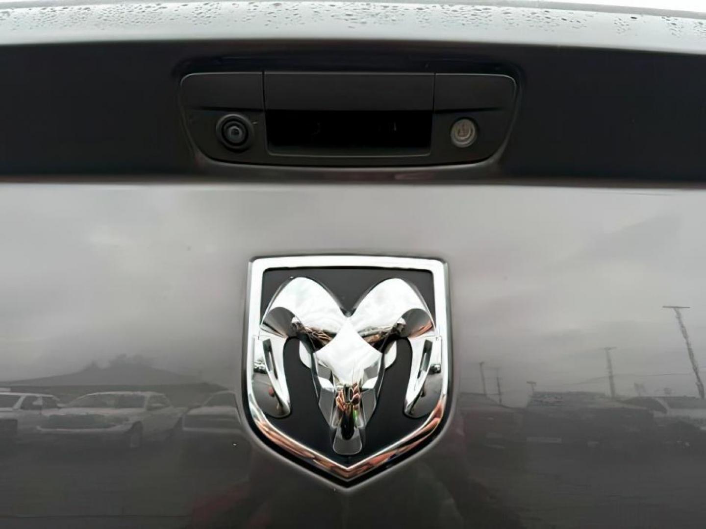 2017 GRAY /Diesel Grey/Black Ram 1500 (1C6RR7LG5HS) with an Pentastar 36L V-6 DOHC engine, Automatic transmission, located at 1175 N Woodruff Ave, Idaho Falls, ID, 83401, 43.506901, -111.999657 - At Timberline Auto, finding a great deal on your next vehicle is always easy! Our experienced sales staff's goal is to help find you the right vehicle at the right price! Our knowledgeable finance department has options for almost any credit score. We offer extended service contract options to prote - Photo#4