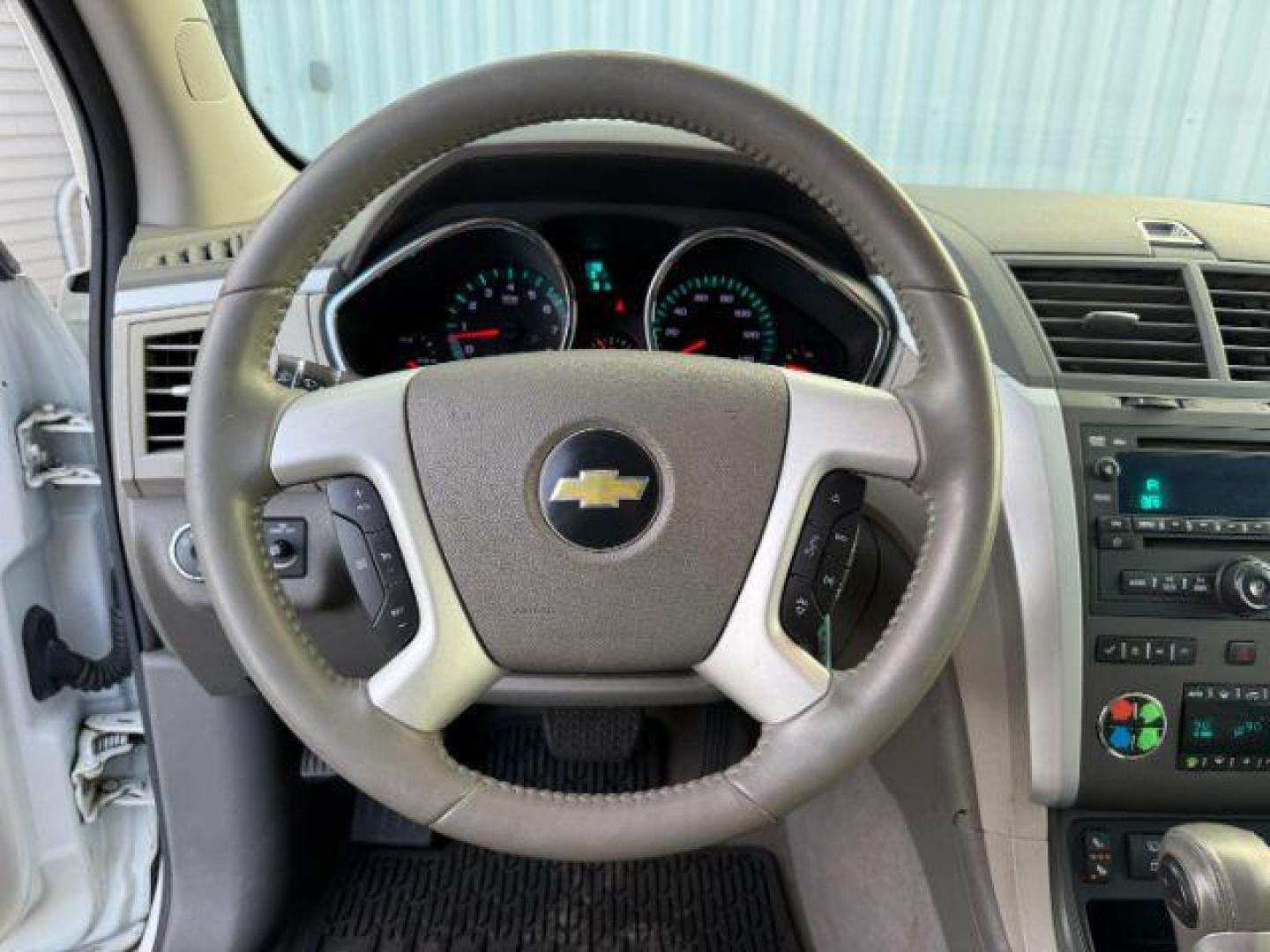 2010 Summit White /Ebony Chevrolet Traverse (1GNLVGED9AJ) with an 36L V-6 gasoline direct injection engine, Automatic transmission, located at 1175 N Woodruff Ave, Idaho Falls, ID, 83401, 43.506901, -111.999657 - At Timberline Auto, finding a great deal on your next vehicle is always easy! Our experienced sales staff's goal is to help find you the right vehicle at the right price! Our knowledgeable finance department has options for almost any credit score. We offer extended service contract options to prote - Photo#40