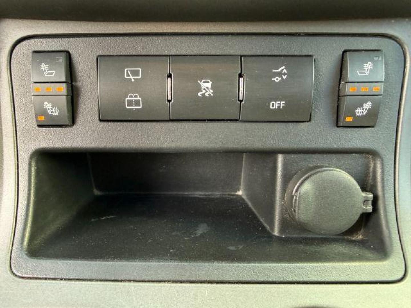 2010 Summit White /Ebony Chevrolet Traverse (1GNLVGED9AJ) with an 36L V-6 gasoline direct injection engine, Automatic transmission, located at 1175 N Woodruff Ave, Idaho Falls, ID, 83401, 43.506901, -111.999657 - At Timberline Auto, finding a great deal on your next vehicle is always easy! Our experienced sales staff's goal is to help find you the right vehicle at the right price! Our knowledgeable finance department has options for almost any credit score. We offer extended service contract options to prote - Photo#42