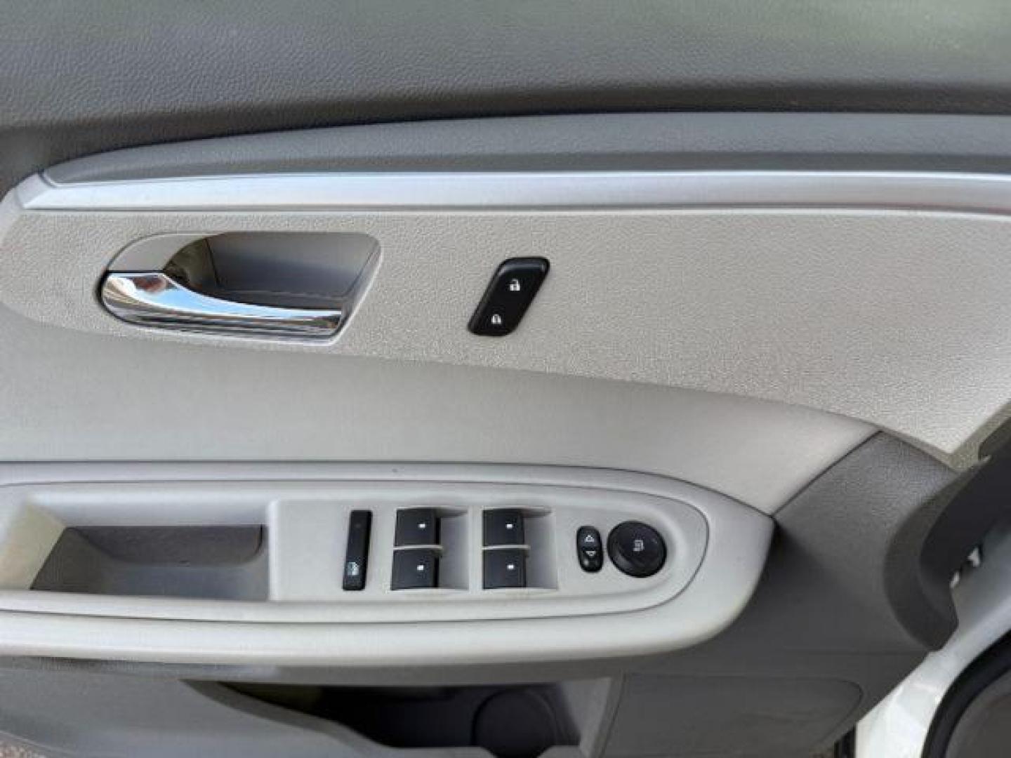 2010 Summit White /Ebony Chevrolet Traverse (1GNLVGED9AJ) with an 36L V-6 gasoline direct injection engine, Automatic transmission, located at 1175 N Woodruff Ave, Idaho Falls, ID, 83401, 43.506901, -111.999657 - At Timberline Auto, finding a great deal on your next vehicle is always easy! Our experienced sales staff's goal is to help find you the right vehicle at the right price! Our knowledgeable finance department has options for almost any credit score. We offer extended service contract options to prote - Photo#45