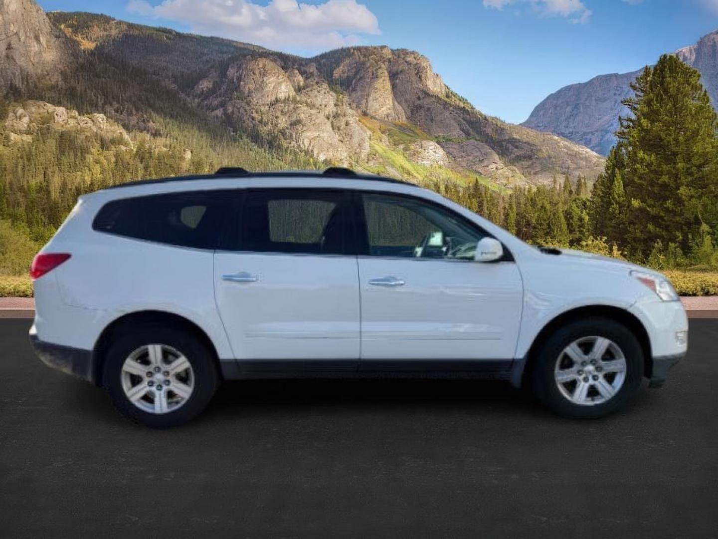 2010 Summit White /Ebony Chevrolet Traverse (1GNLVGED9AJ) with an 36L V-6 gasoline direct injection engine, Automatic transmission, located at 1175 N Woodruff Ave, Idaho Falls, ID, 83401, 43.506901, -111.999657 - At Timberline Auto, finding a great deal on your next vehicle is always easy! Our experienced sales staff's goal is to help find you the right vehicle at the right price! Our knowledgeable finance department has options for almost any credit score. We offer extended service contract options to prote - Photo#8