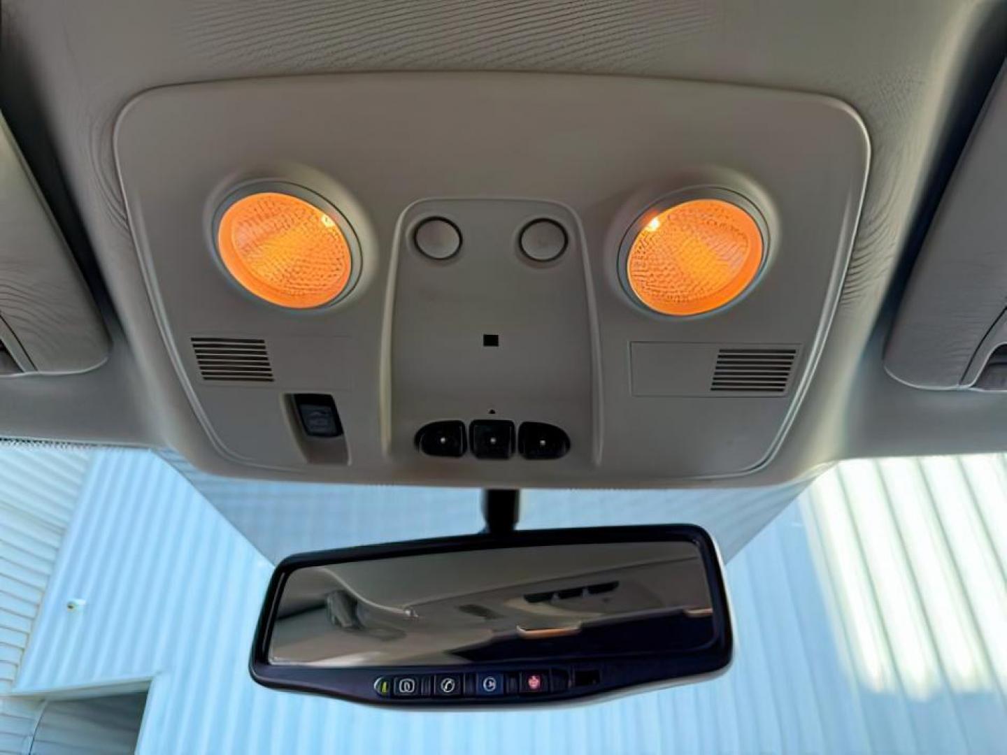 2010 Summit White /Ebony Chevrolet Traverse (1GNLVGED9AJ) with an 36L V-6 gasoline direct injection engine, Automatic transmission, located at 1175 N Woodruff Ave, Idaho Falls, ID, 83401, 43.506901, -111.999657 - At Timberline Auto, finding a great deal on your next vehicle is always easy! Our experienced sales staff's goal is to help find you the right vehicle at the right price! Our knowledgeable finance department has options for almost any credit score. We offer extended service contract options to prote - Photo#18