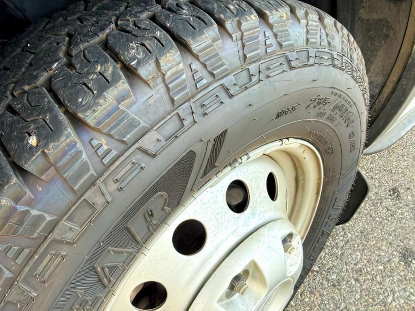 2023 Oxford White /Ebony Ford Transit-350 Passenger Van XLT (1FBAX9C82PK) with an EcoBoost 3.5L V-6 gasoline direct injection engine, AUTOMATIC transmission, located at 1235 N Woodruff Ave., Idaho Falls, 83401, (208) 523-1053, 43.507172, -112.000488 - At Timberline Auto, finding a great deal on your next vehicle is always easy! Our experienced sales staff's goal is to help find you the right vehicle at the right price! Our knowledgeable finance department has options for almost any credit score. We offer extended service contract options to prote - Photo#10