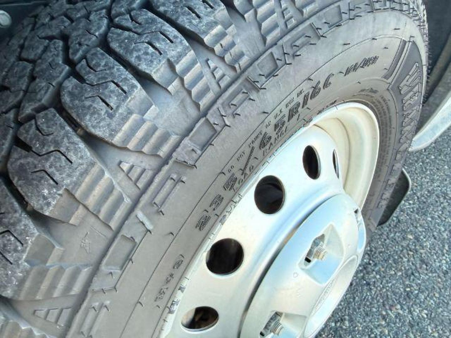 2023 Oxford White /Ebony Ford Transit-350 Passenger Van (1FBAX9C82PK) with an EcoBoost 35L V-6 gasoline direct injection engine, Automatic transmission, located at 1175 N Woodruff Ave, Idaho Falls, ID, 83401, 43.506901, -111.999657 - At Timberline Auto, finding a great deal on your next vehicle is always easy! Our experienced sales staff's goal is to help find you the right vehicle at the right price! Our knowledgeable finance department has options for almost any credit score. We offer extended service contract options to prote - Photo#34